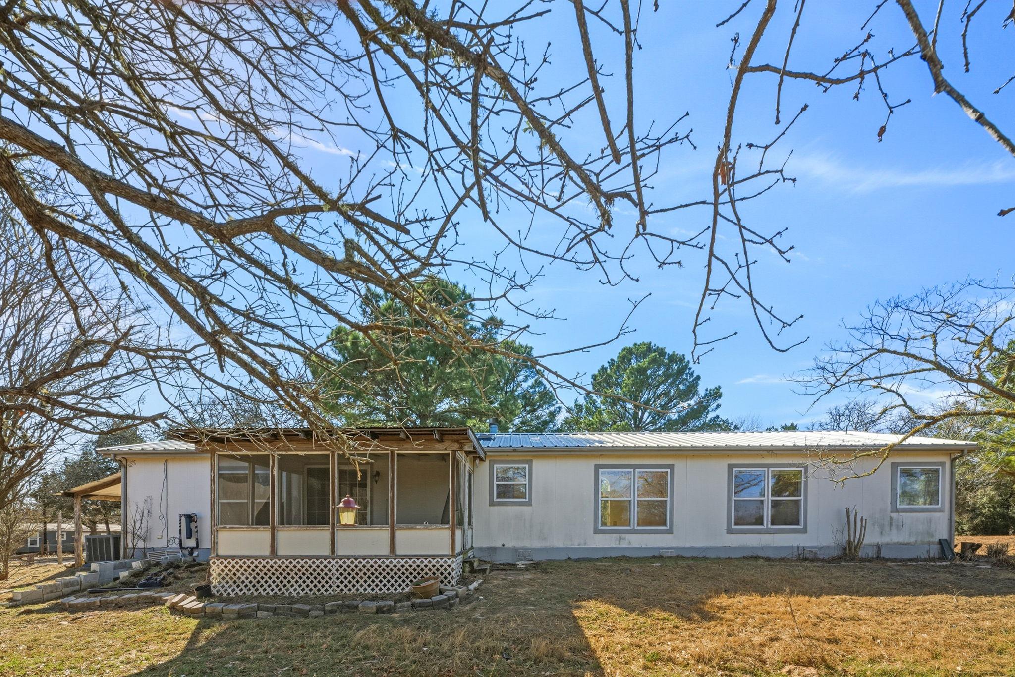 171 Mustang Dr, Paige, TX 78659