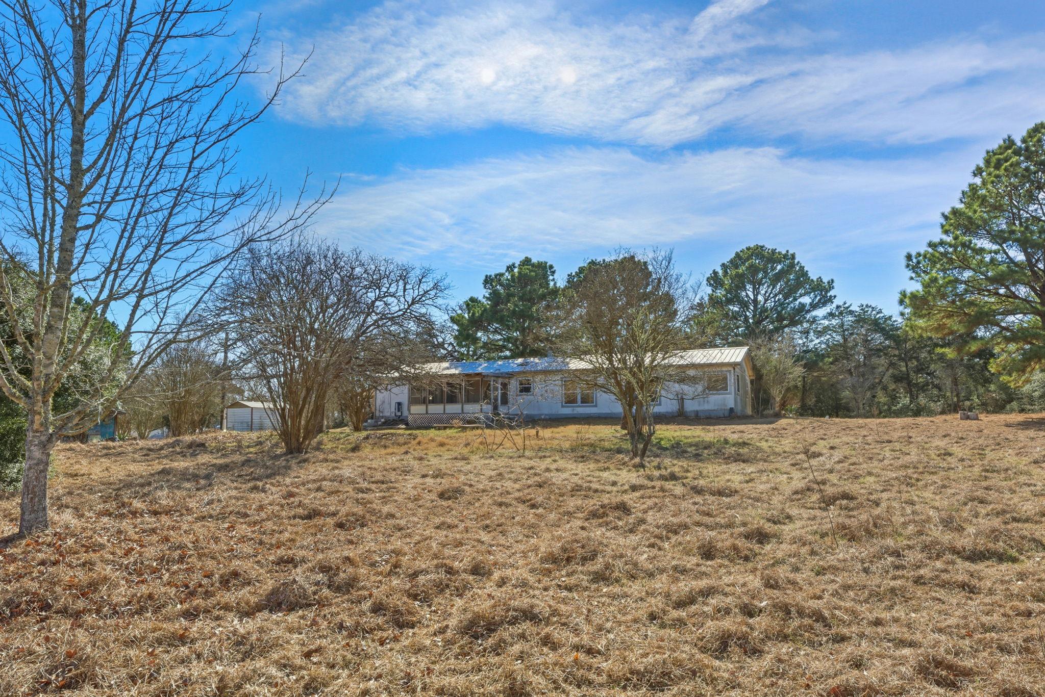 171 Mustang Dr, Paige, TX 78659