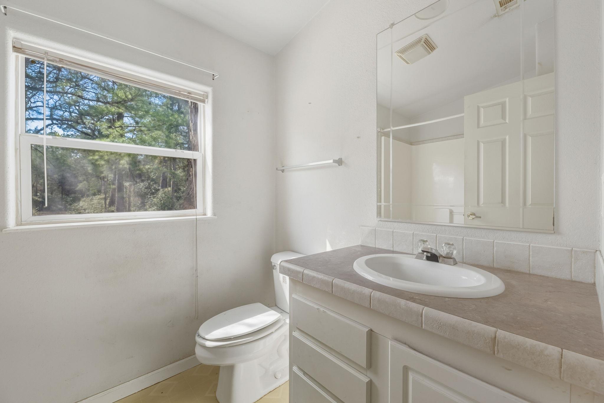 171 Mustang Dr, Paige, TX 78659