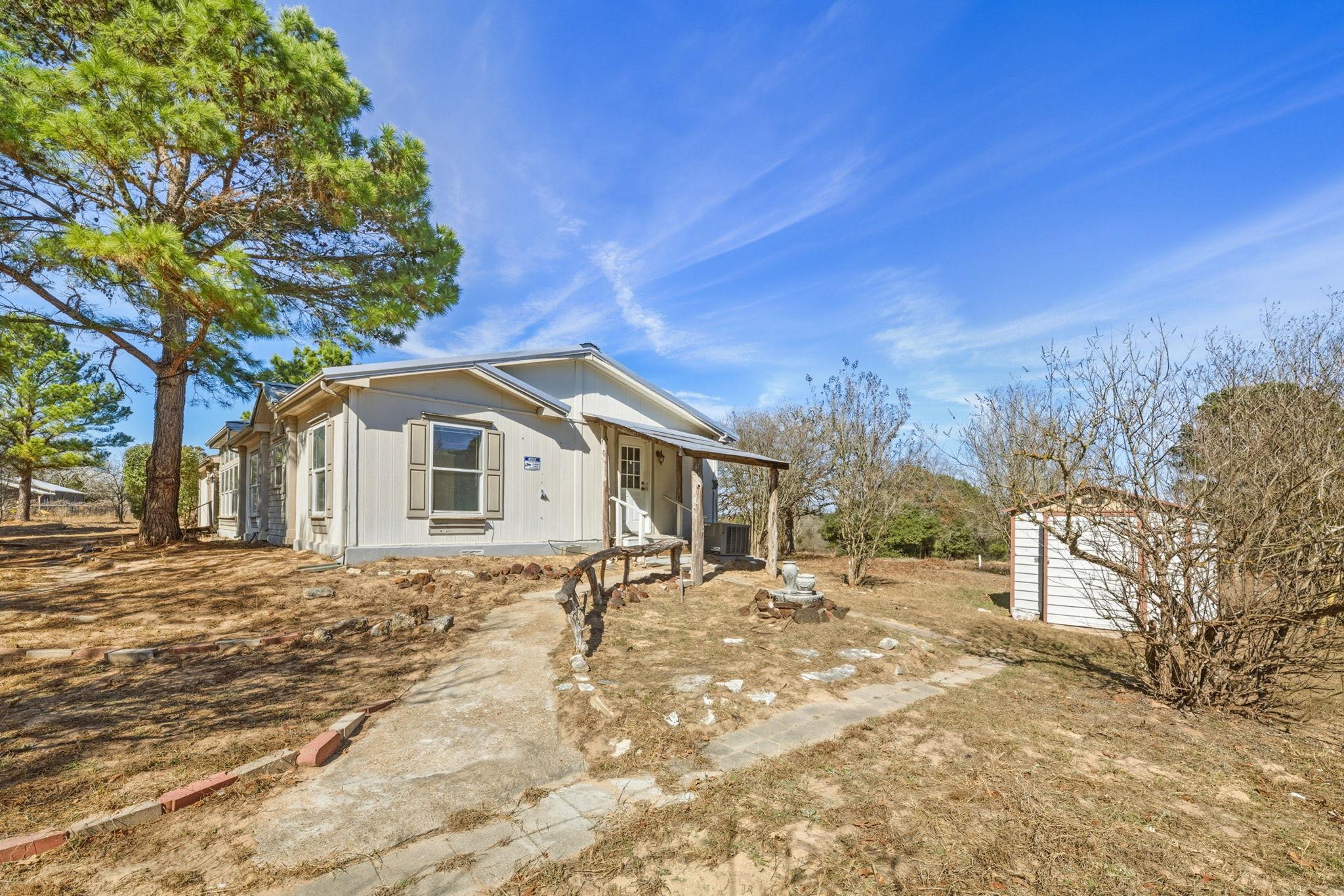171 Mustang Dr, Paige, TX 78659
