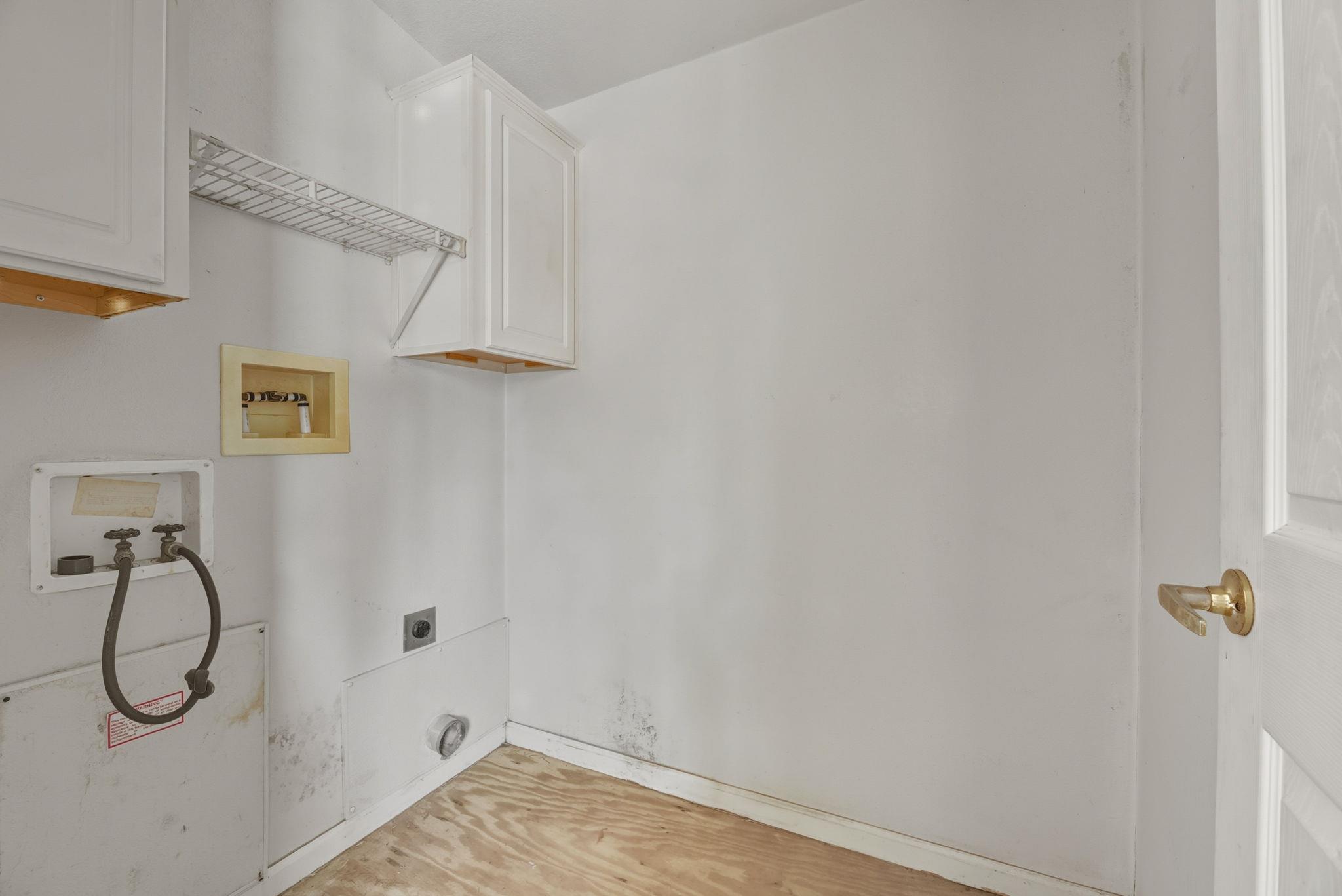 171 Mustang Dr, Paige, TX 78659