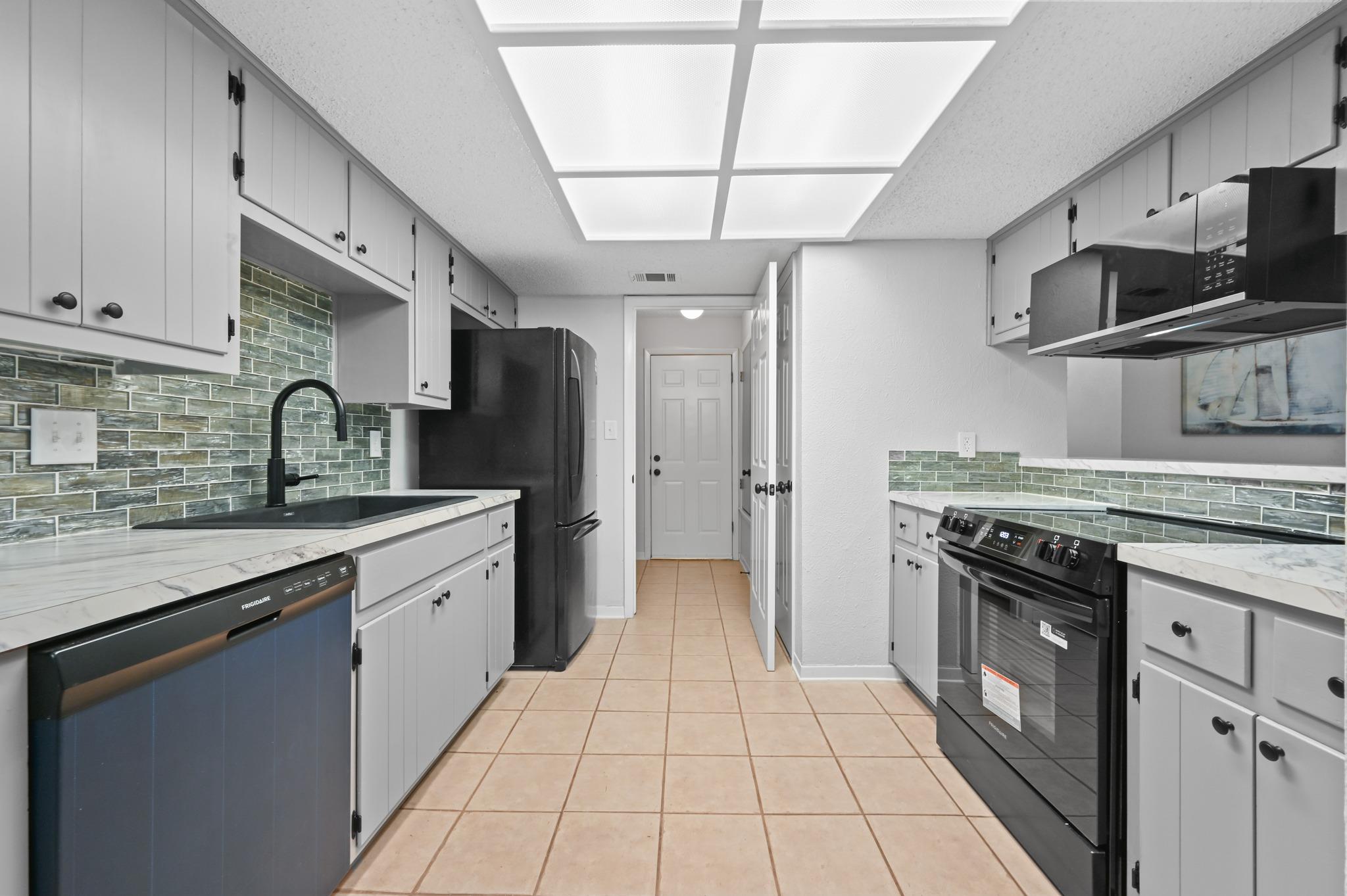 275 Mooring Cir # A, Lakeway, TX 78734