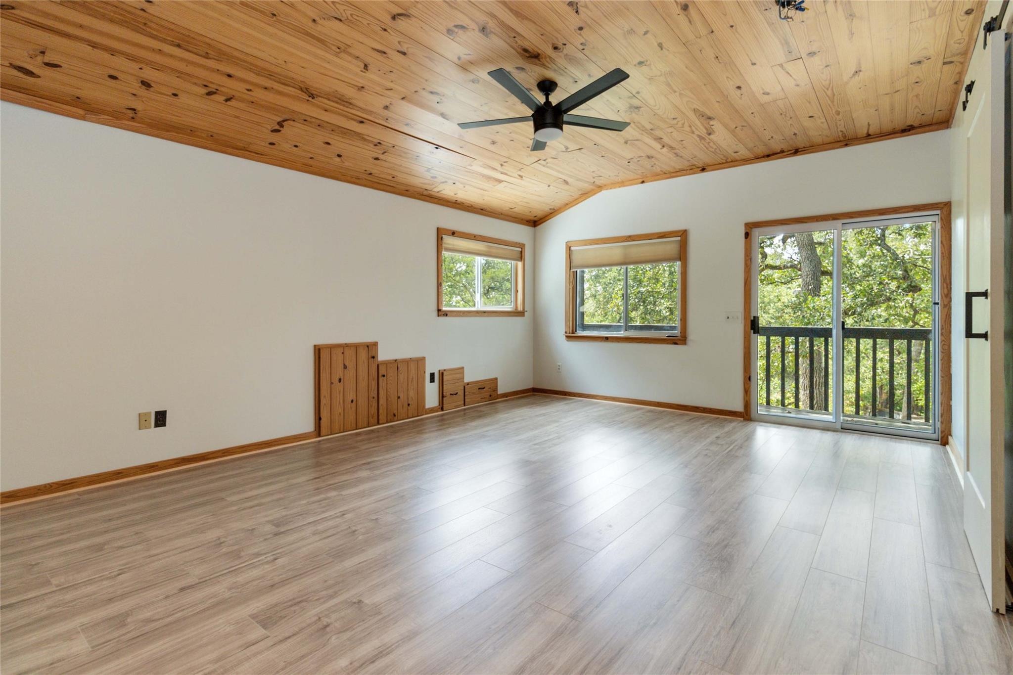 180 Ironstone Rd, Smithville, TX 78957