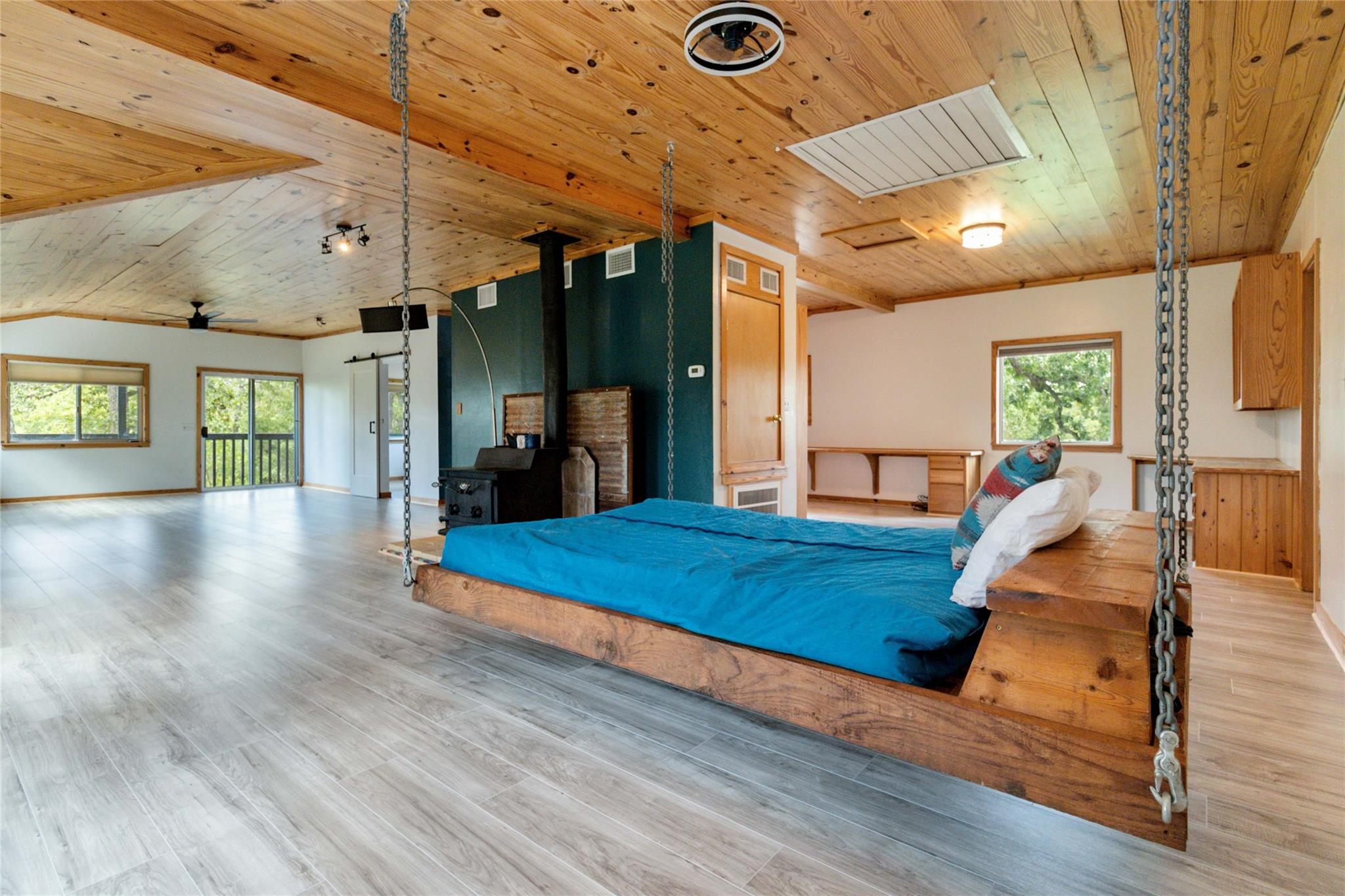 180 Ironstone Rd, Smithville, TX 78957