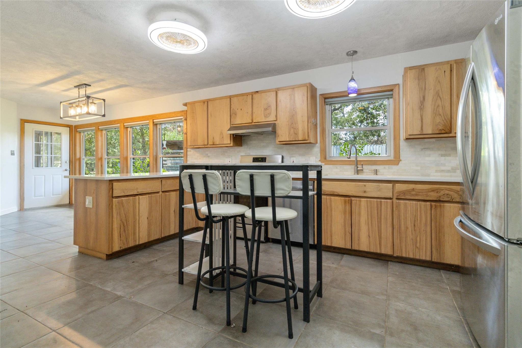 180 Ironstone Rd, Smithville, TX 78957