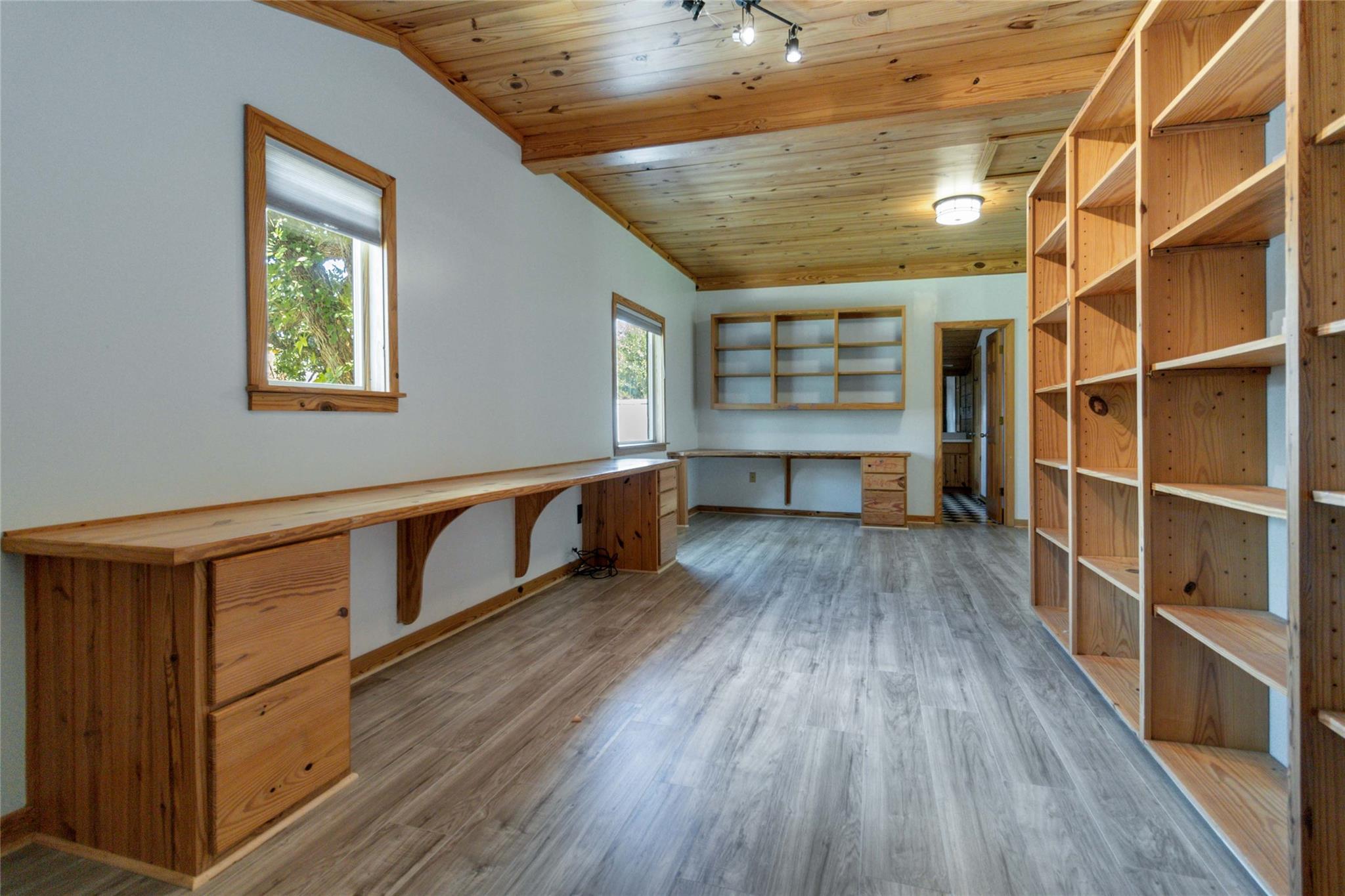 180 Ironstone Rd, Smithville, TX 78957