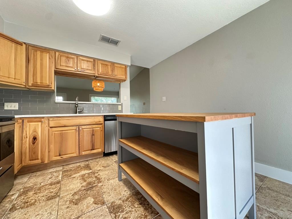 6713 West Gate Blvd # A, Austin, TX 78745