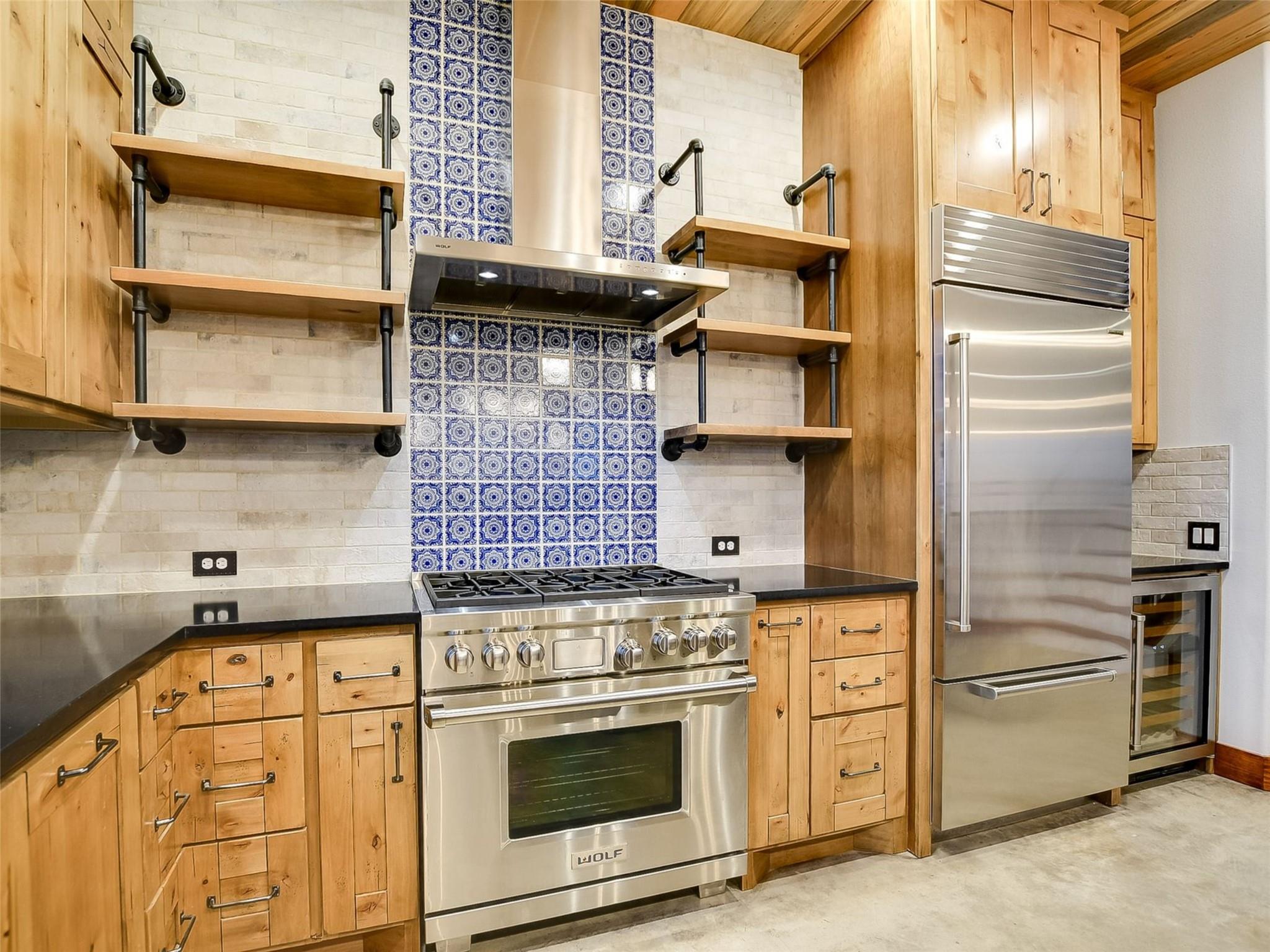 910 Plant Lady Ln, Dripping Springs, TX 78620