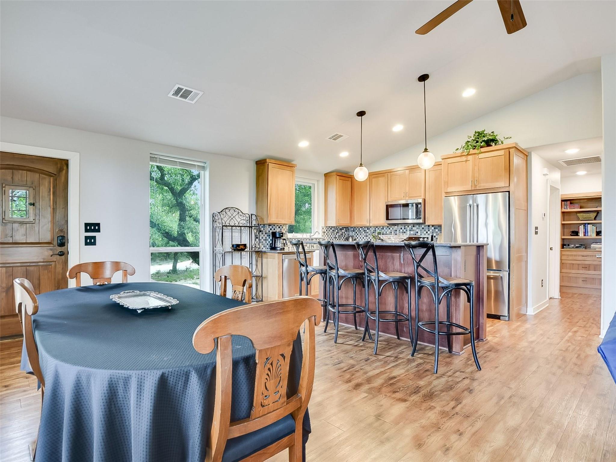 910 Plant Lady Ln, Dripping Springs, TX 78620