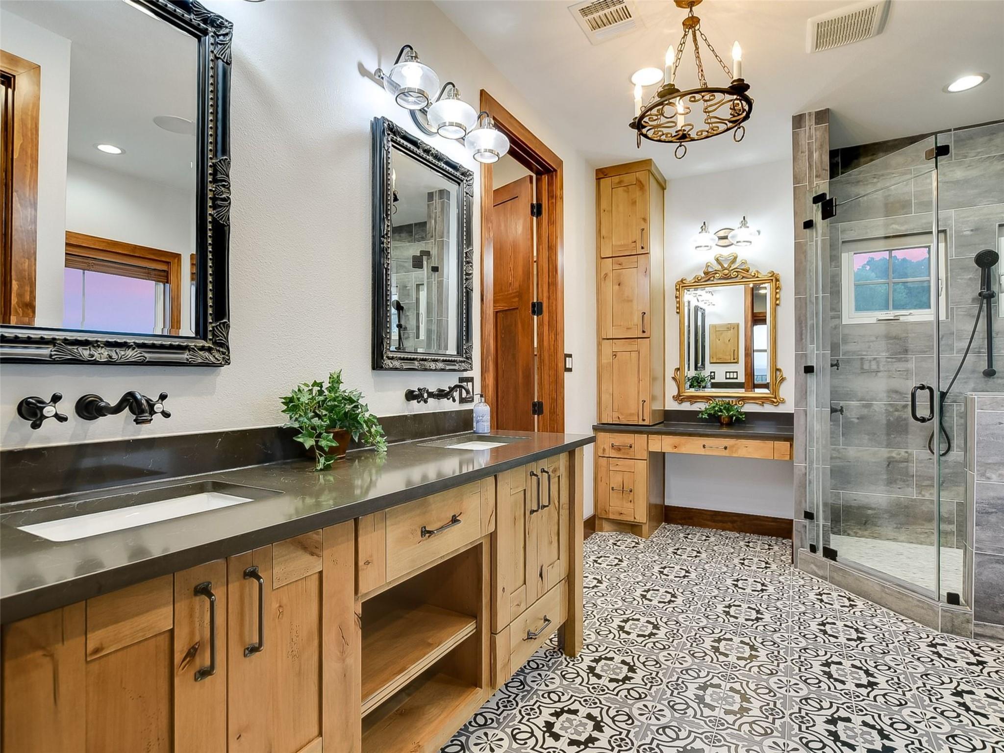 910 Plant Lady Ln, Dripping Springs, TX 78620