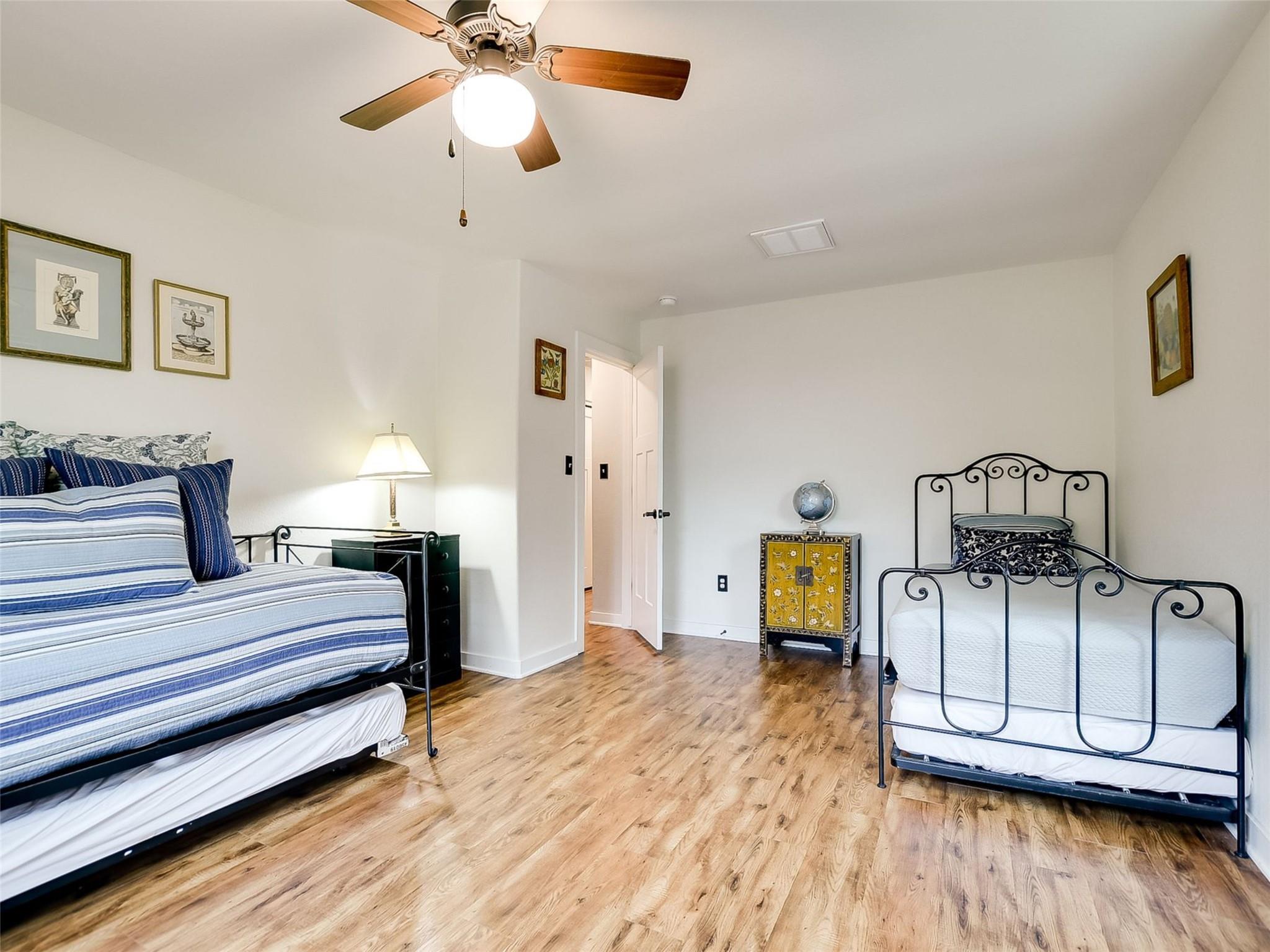 910 Plant Lady Ln, Dripping Springs, TX 78620