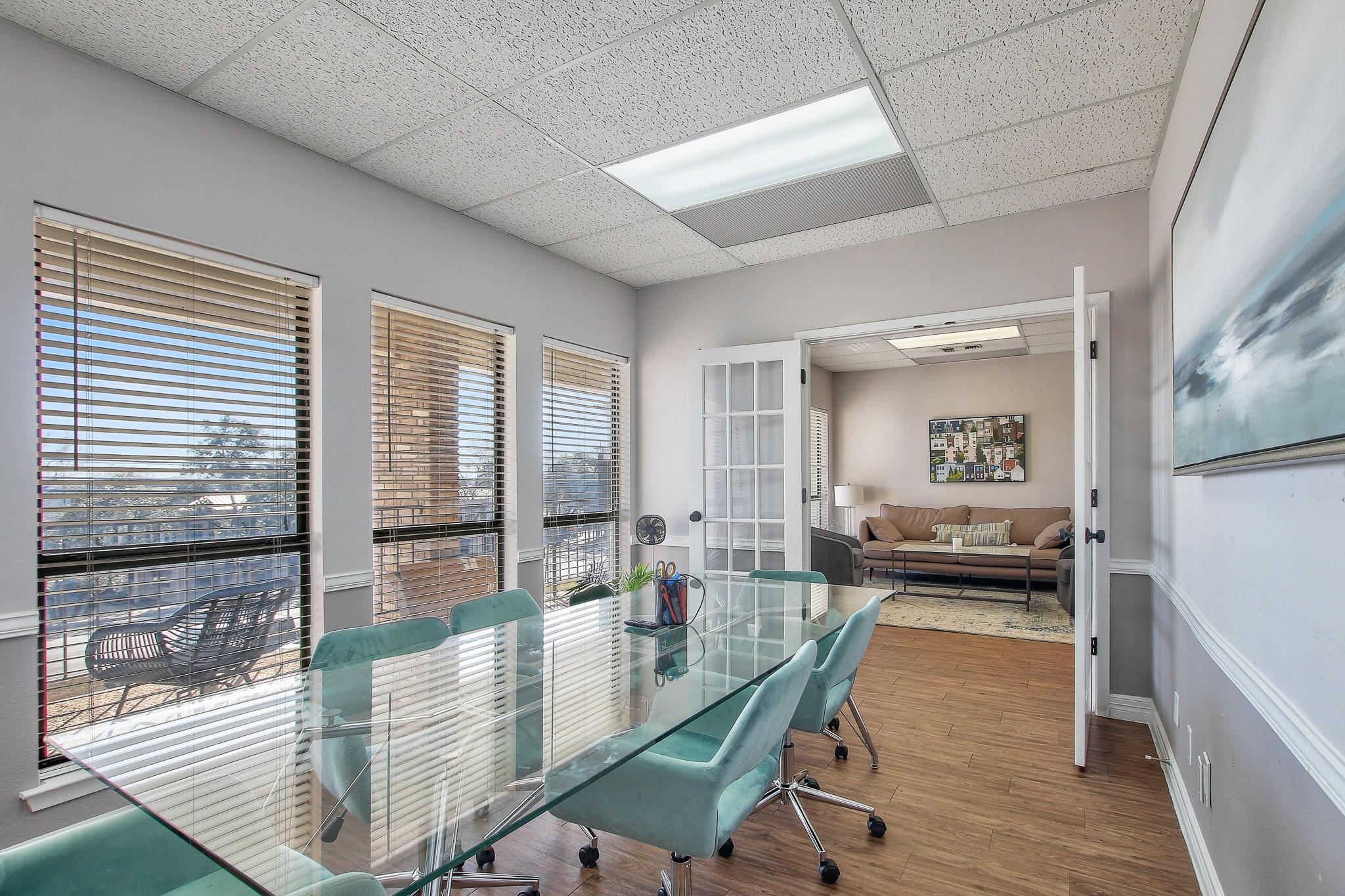 5818 Balcones Dr # 201, Austin, TX 78731