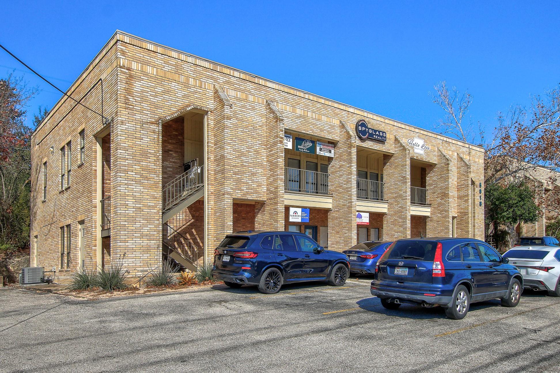 5818 Balcones Dr # 201, Austin, TX 78731