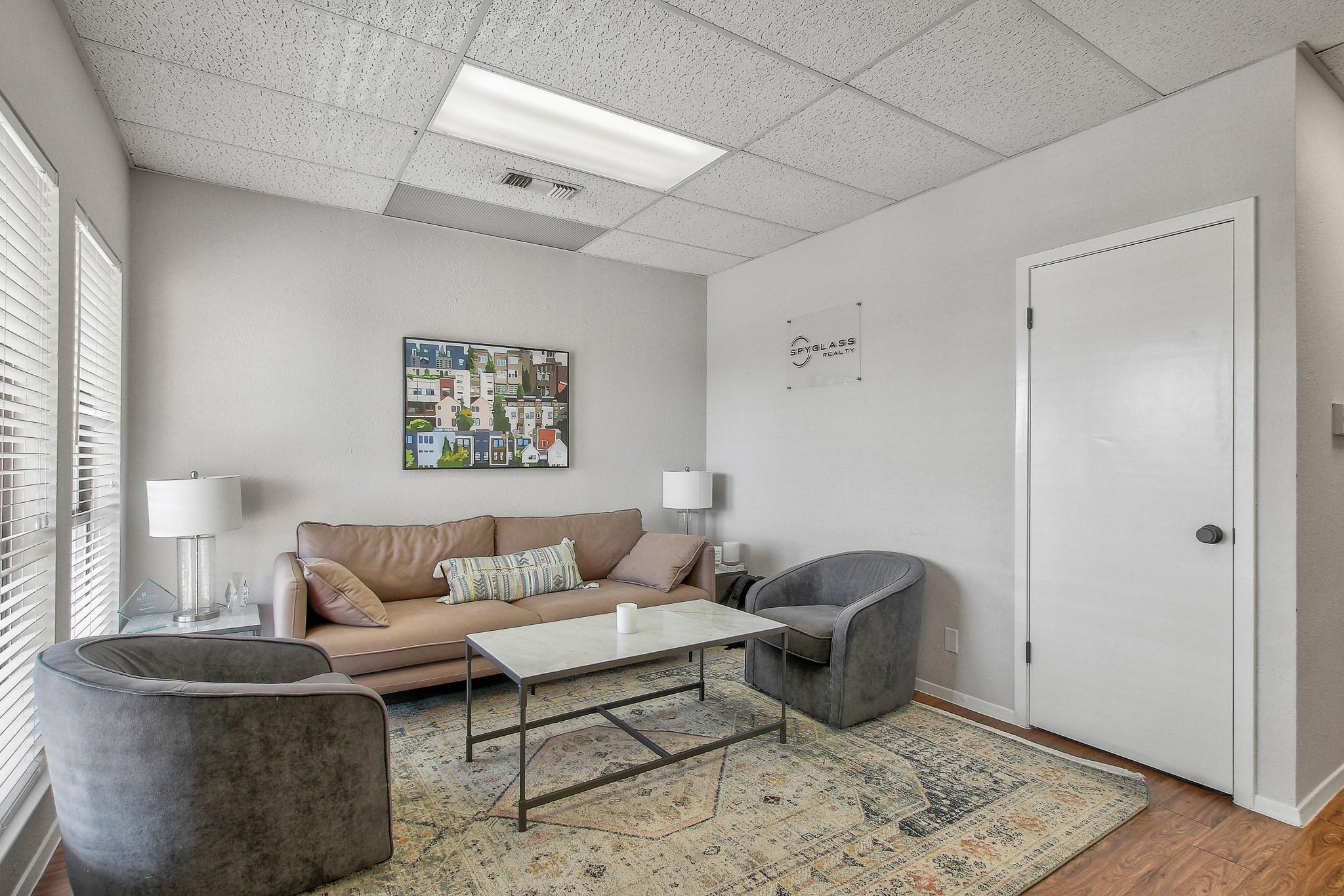 5818 Balcones Dr # 201, Austin, TX 78731