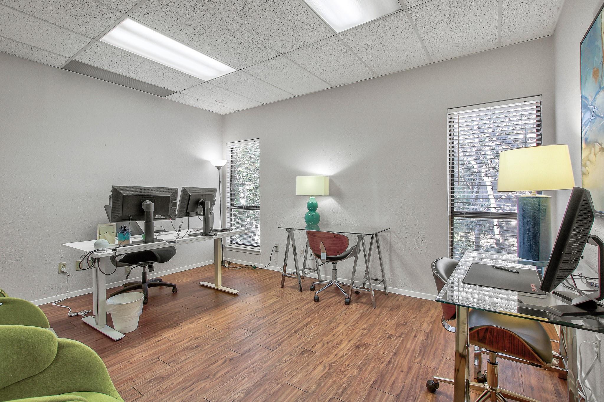 5818 Balcones Dr # 201, Austin, TX 78731