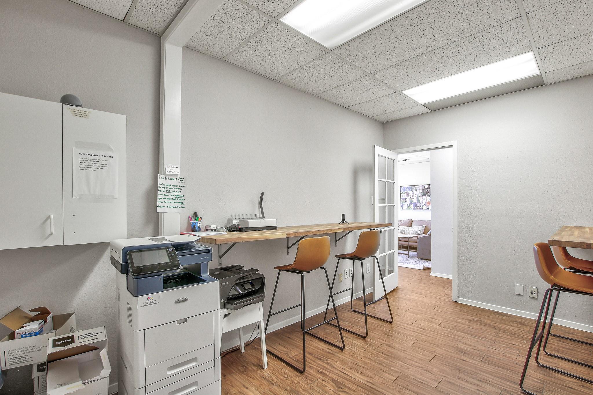 5818 Balcones Dr # 201, Austin, TX 78731