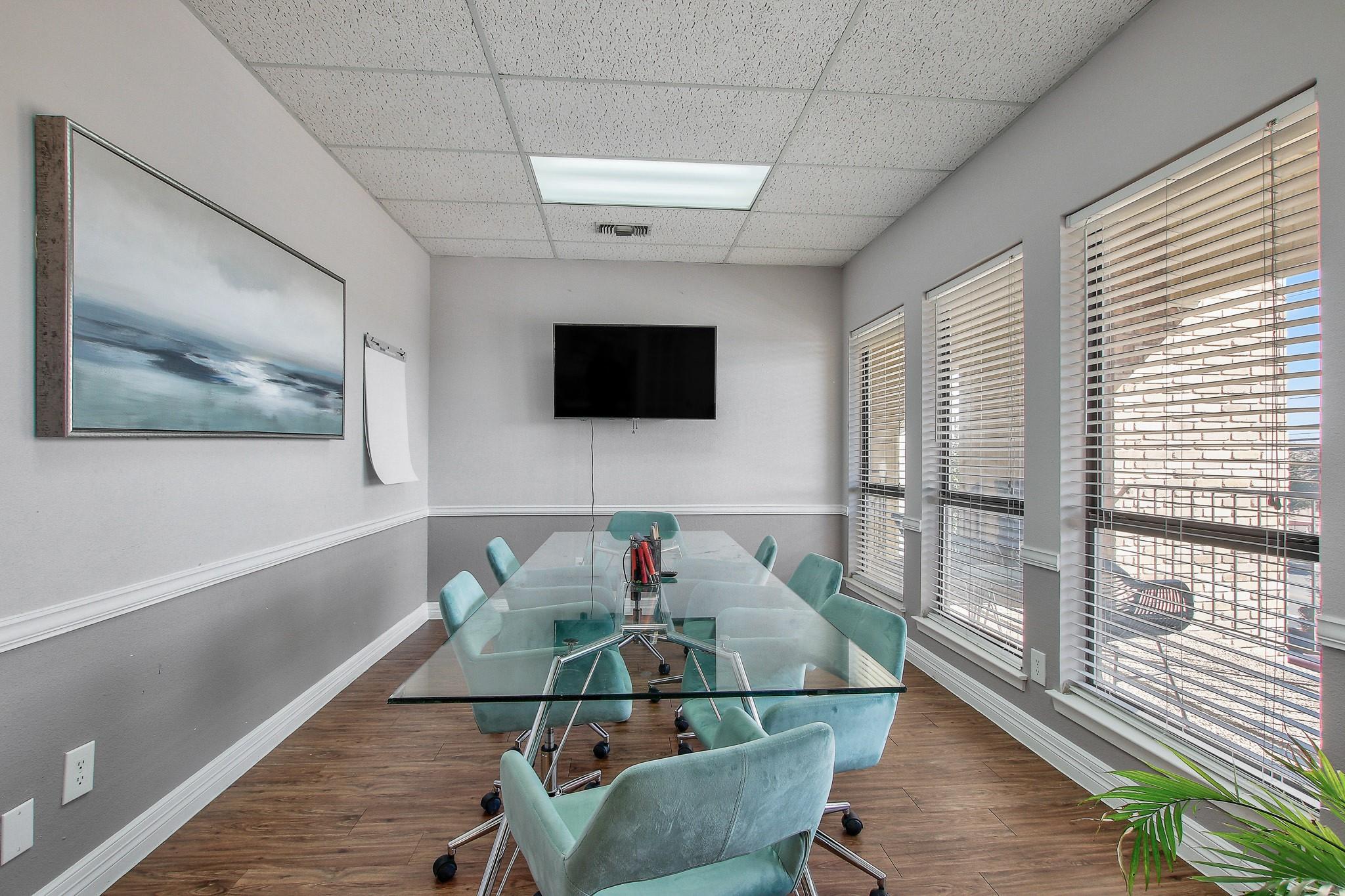 5818 Balcones Dr # 201, Austin, TX 78731