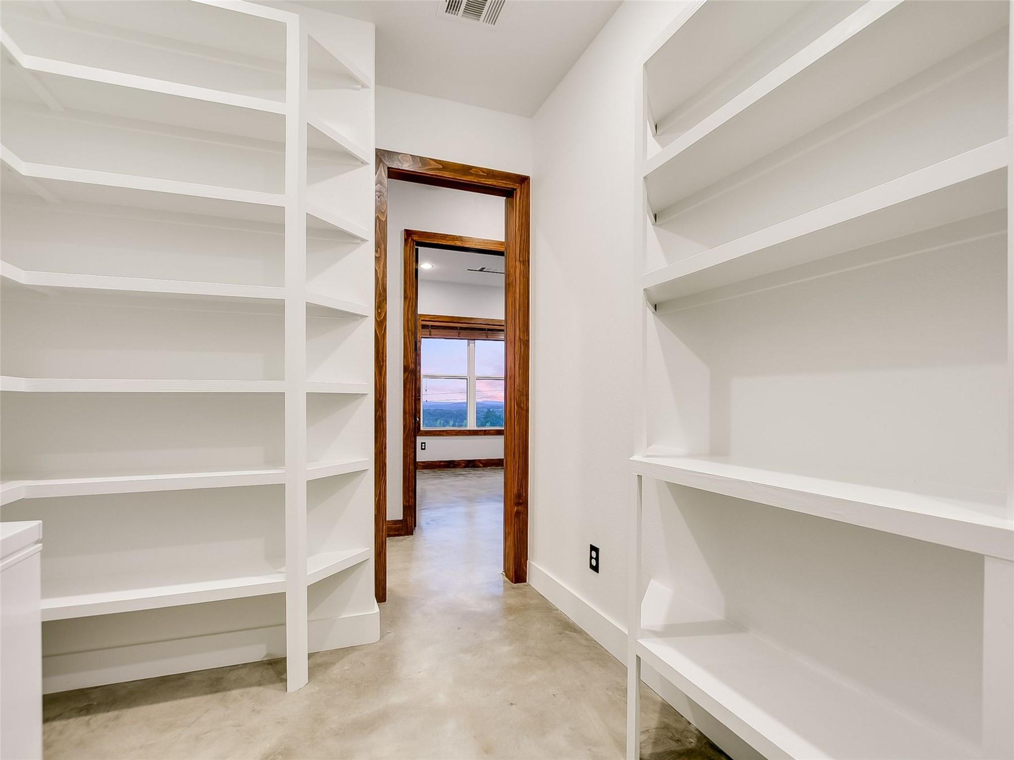 910 Plant Lady Ln, Dripping Springs, TX 78620