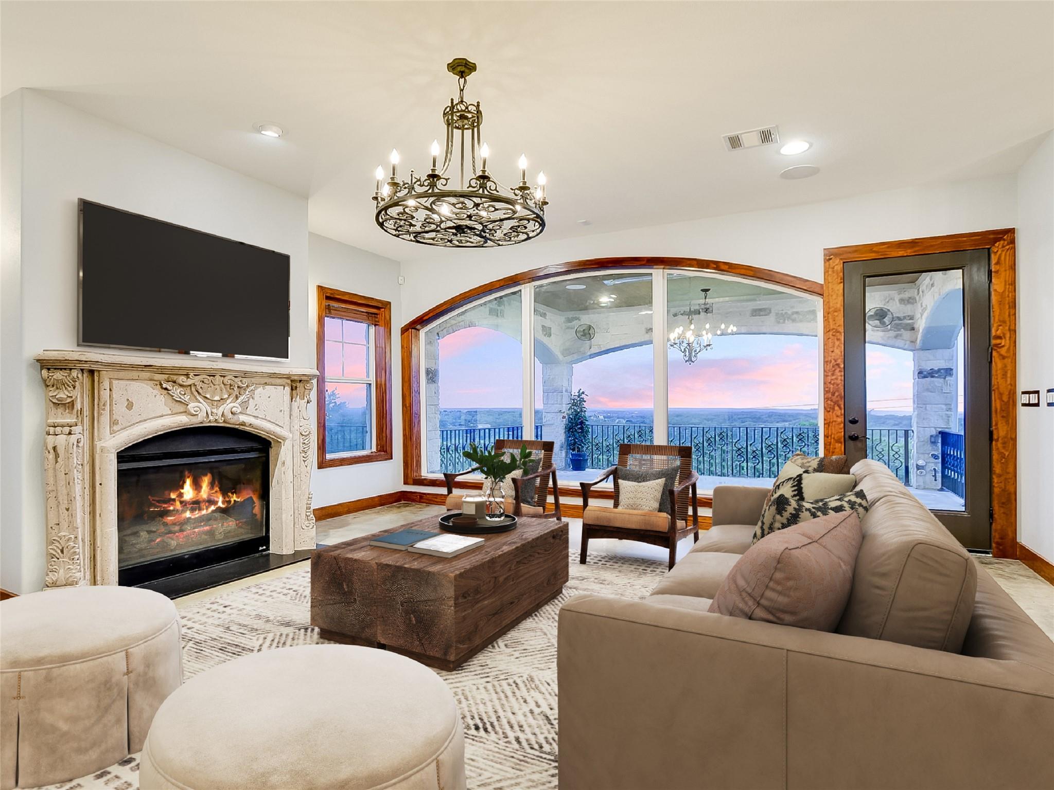 910 Plant Lady Ln, Dripping Springs, TX 78620