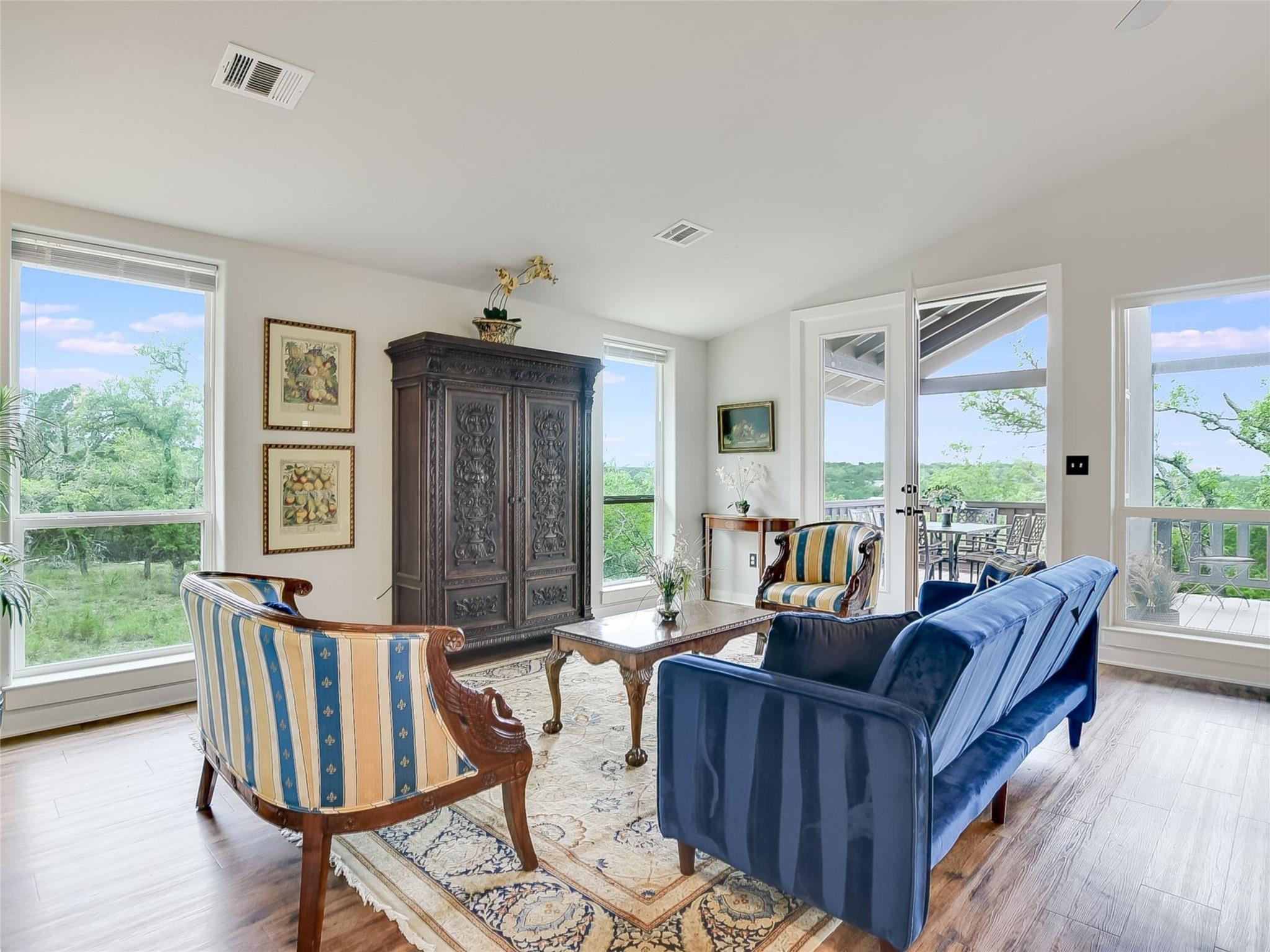 910 Plant Lady Ln, Dripping Springs, TX 78620