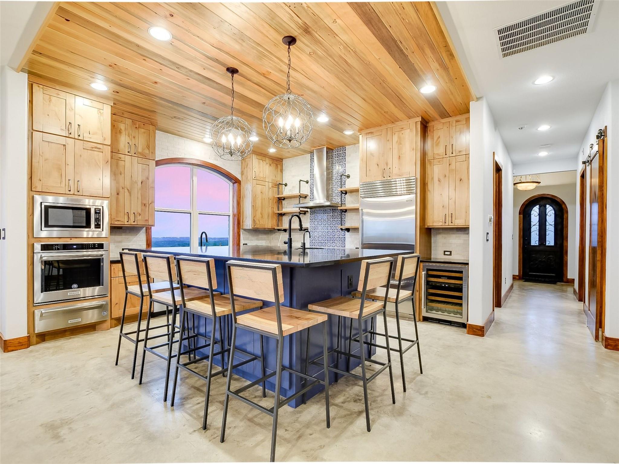 910 Plant Lady Ln, Dripping Springs, TX 78620