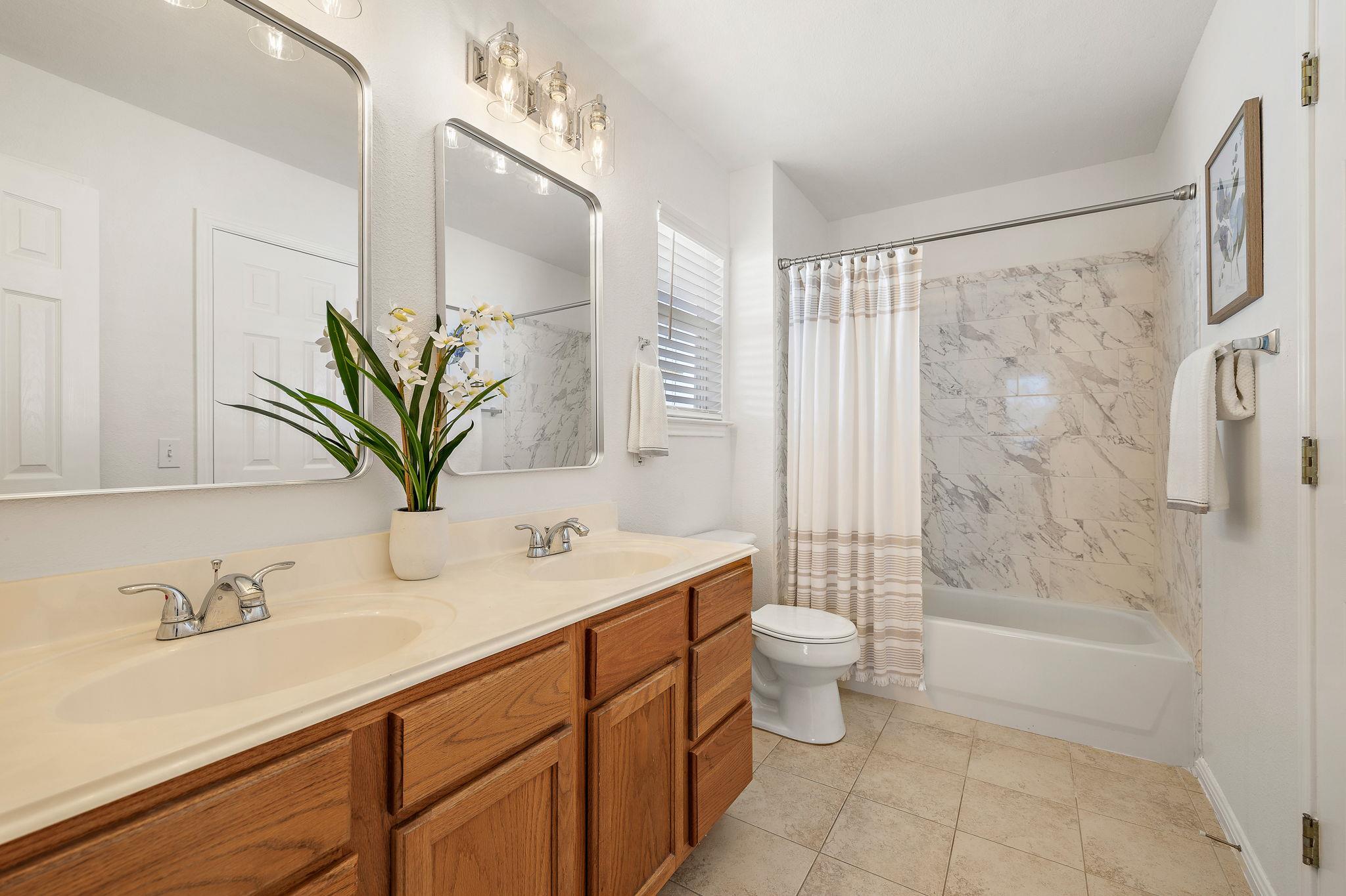 239 Dana Dr, Hutto, TX 78634