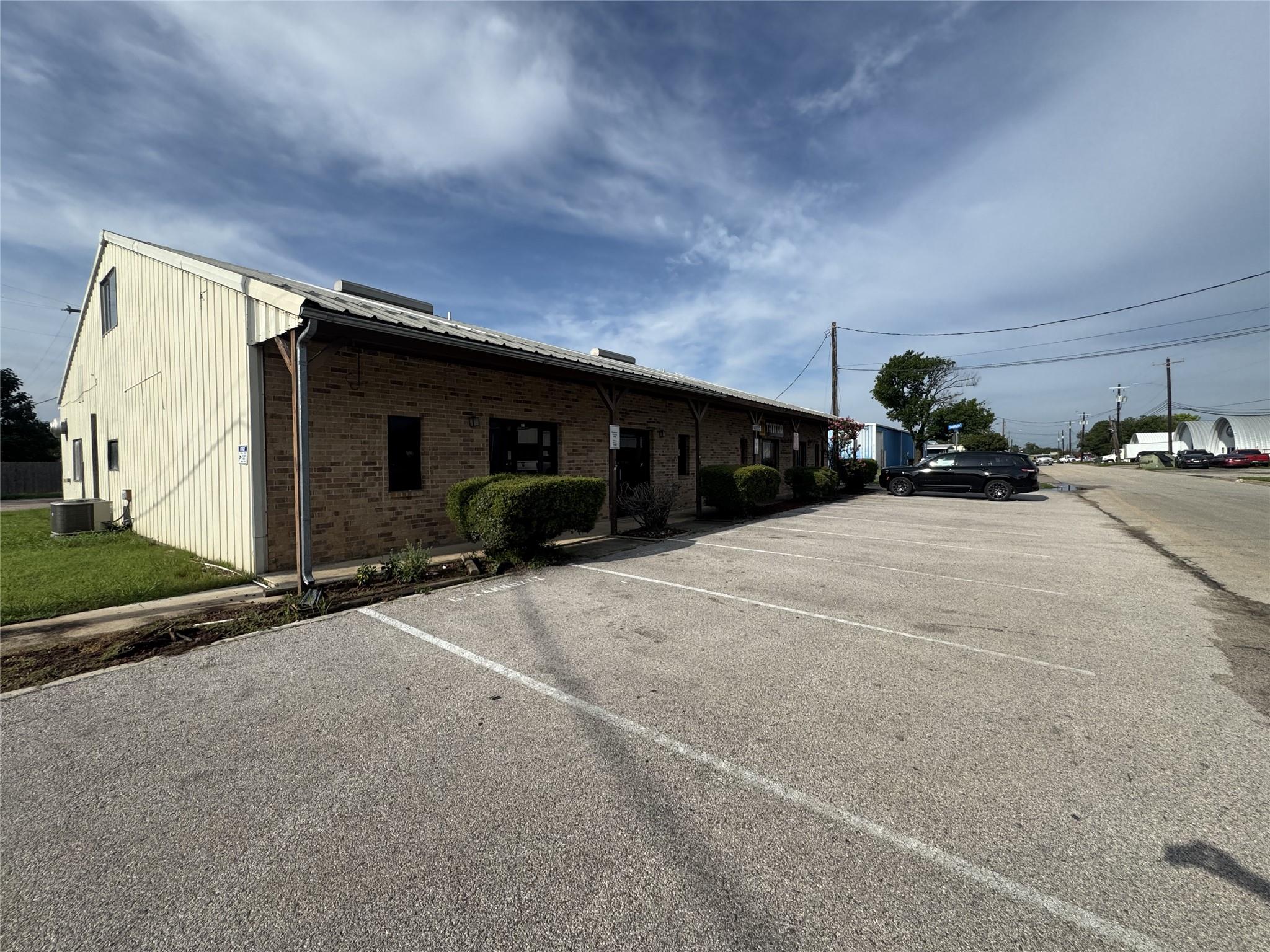 40120A Industrial Park Cir, Georgetown, TX 78626
