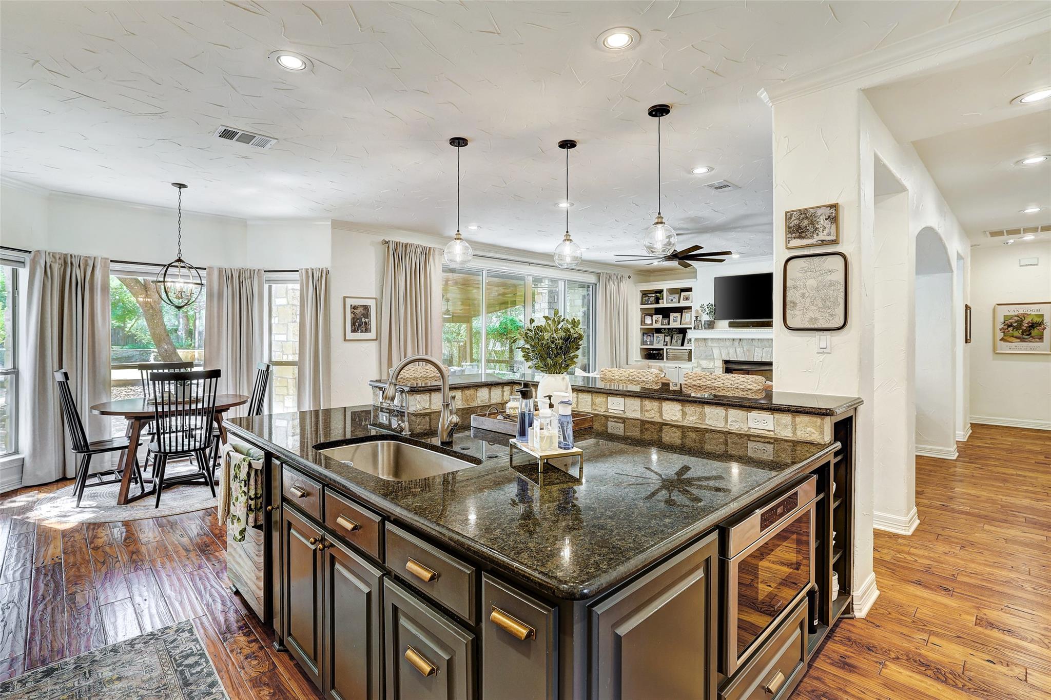 111 Roberts Cir, Georgetown, TX 78633