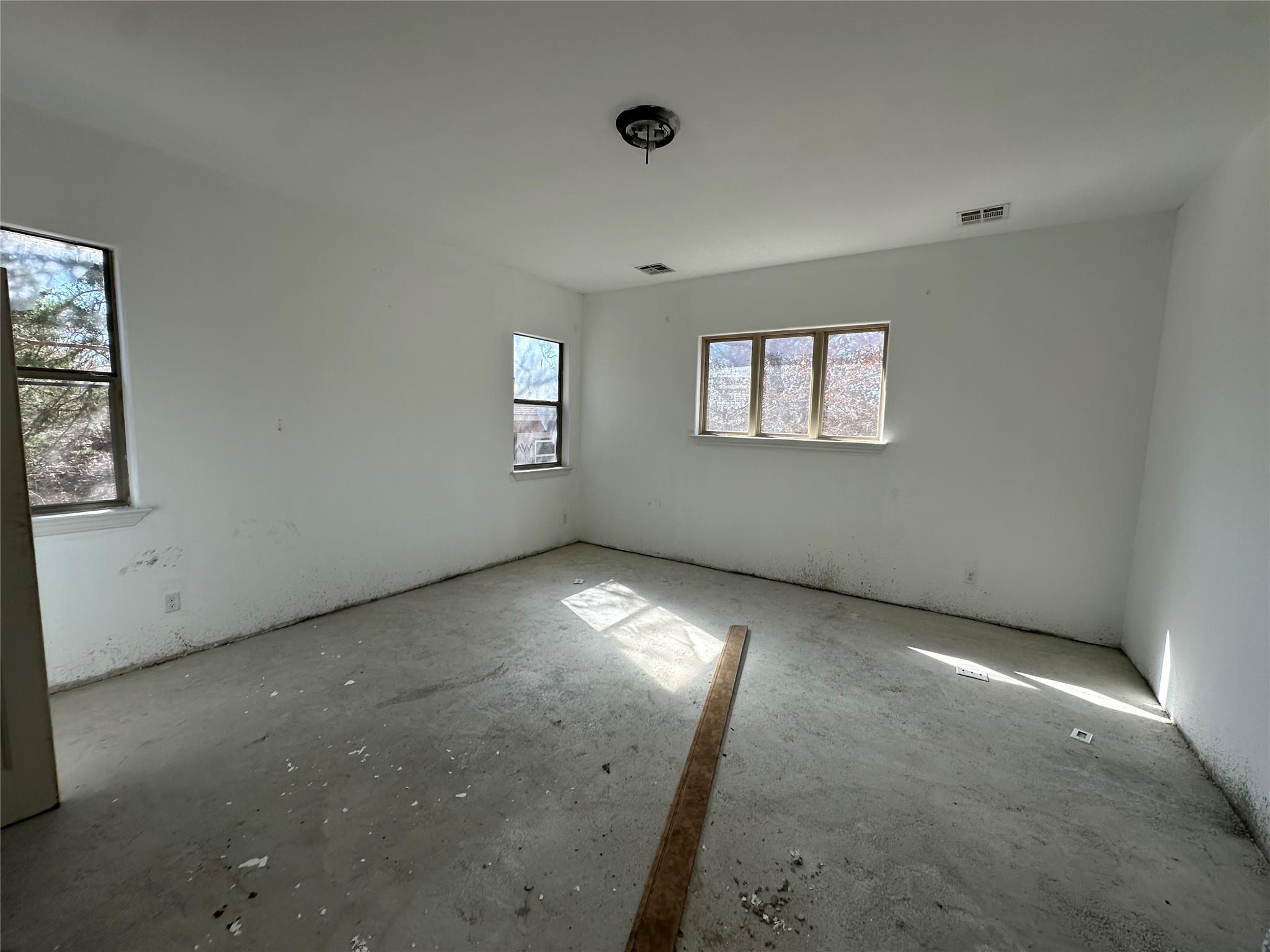 170 Scarlet Harts Ln, Dale, TX 78616