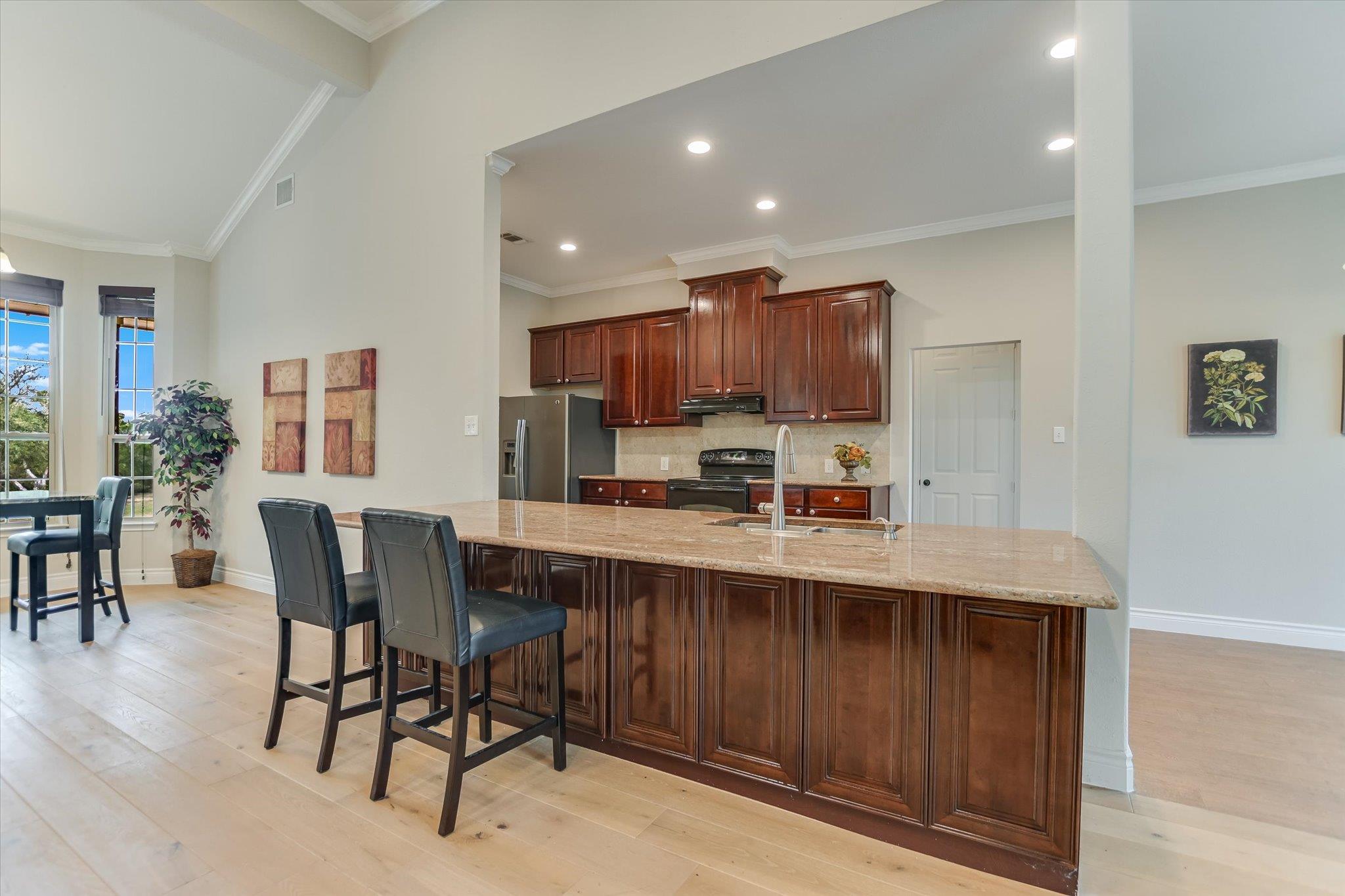 300 Round Rock Rd, Wimberley, TX 78676