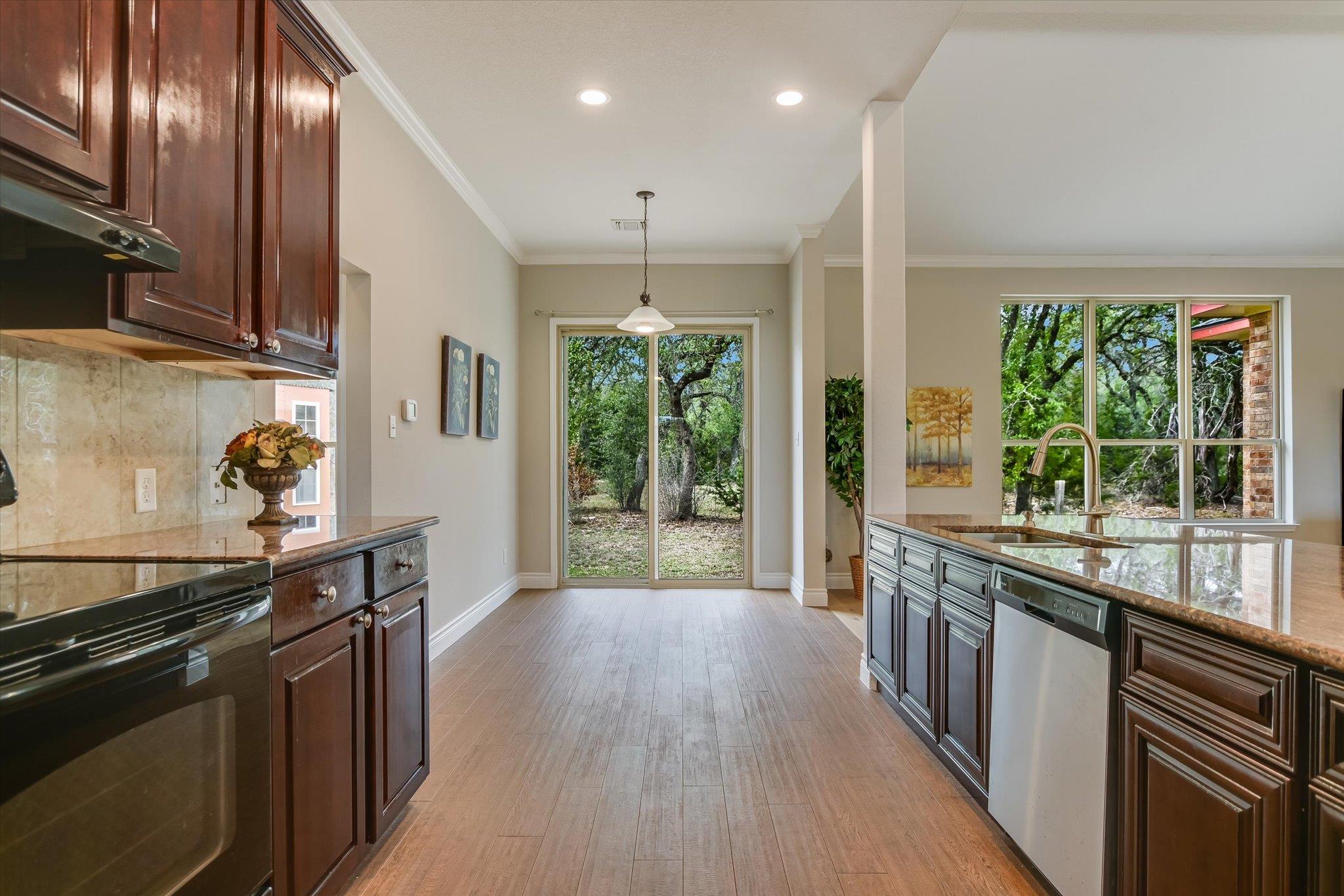 300 Round Rock Rd, Wimberley, TX 78676