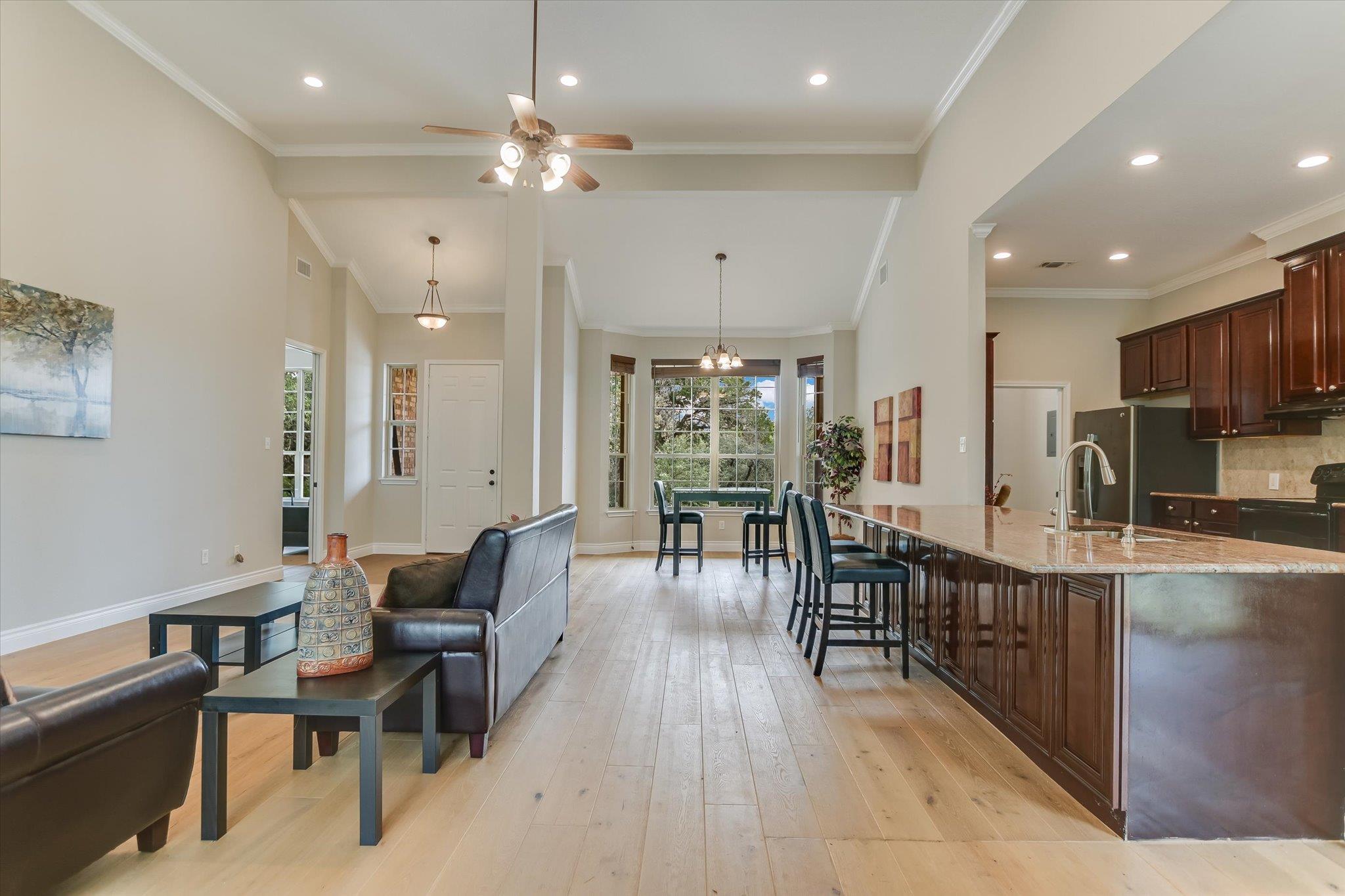 300 Round Rock Rd, Wimberley, TX 78676