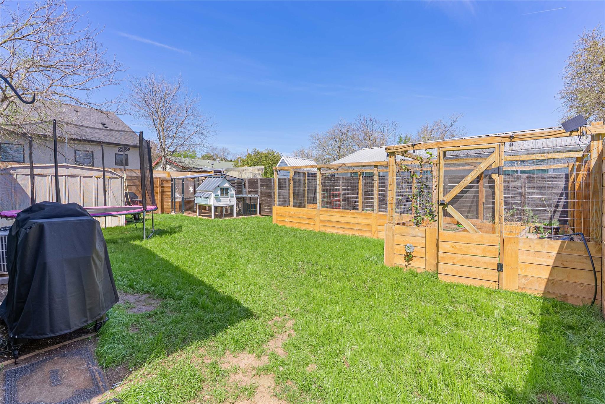 11010 3rd St, Jonestown, TX 78645