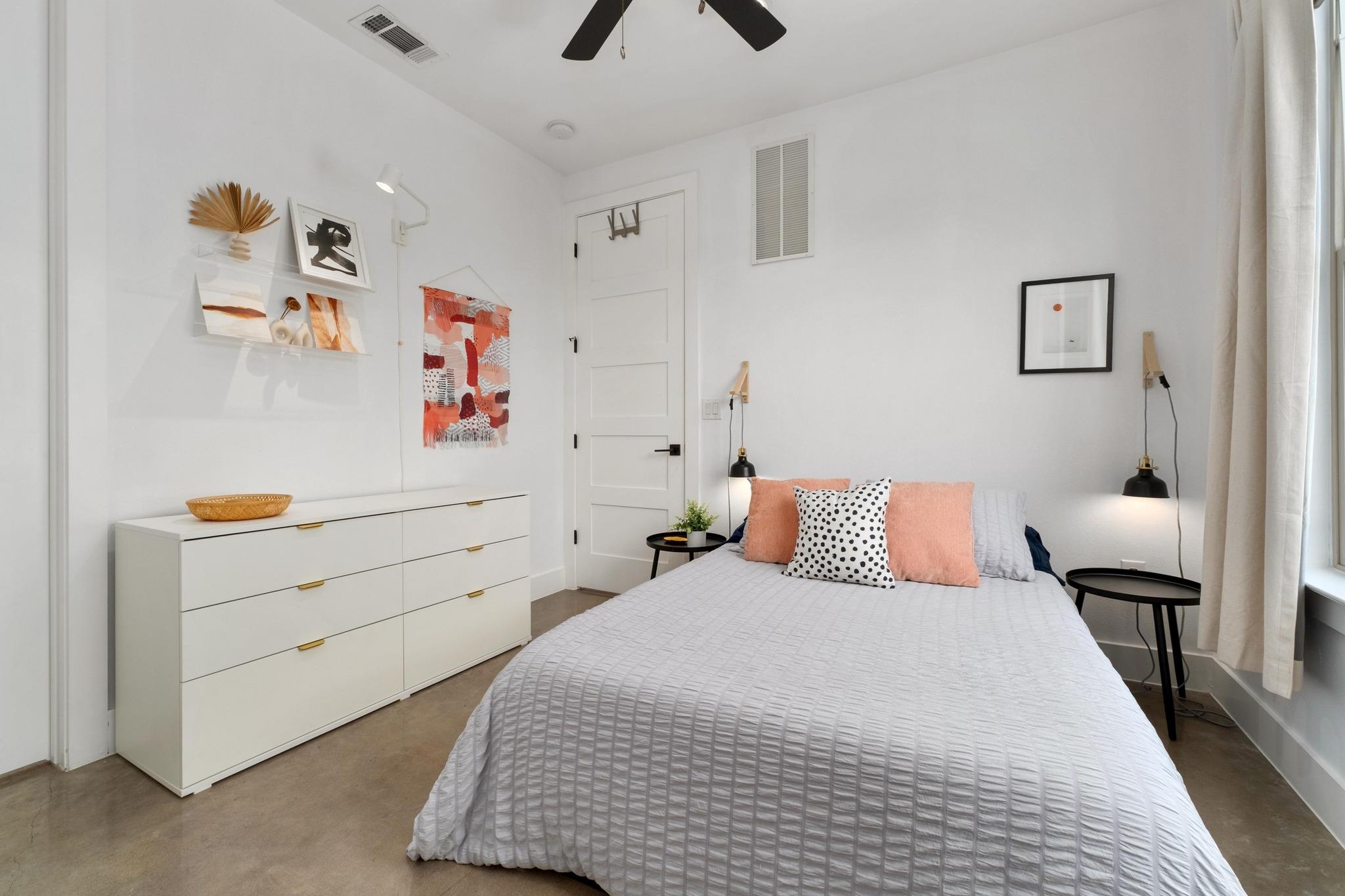 2014 E 9th St # 2, Austin, TX 78702