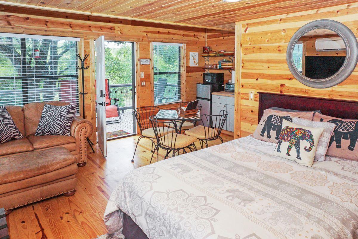 931 Sycamore Creek Drive Dr, Dripping Springs, TX 78620