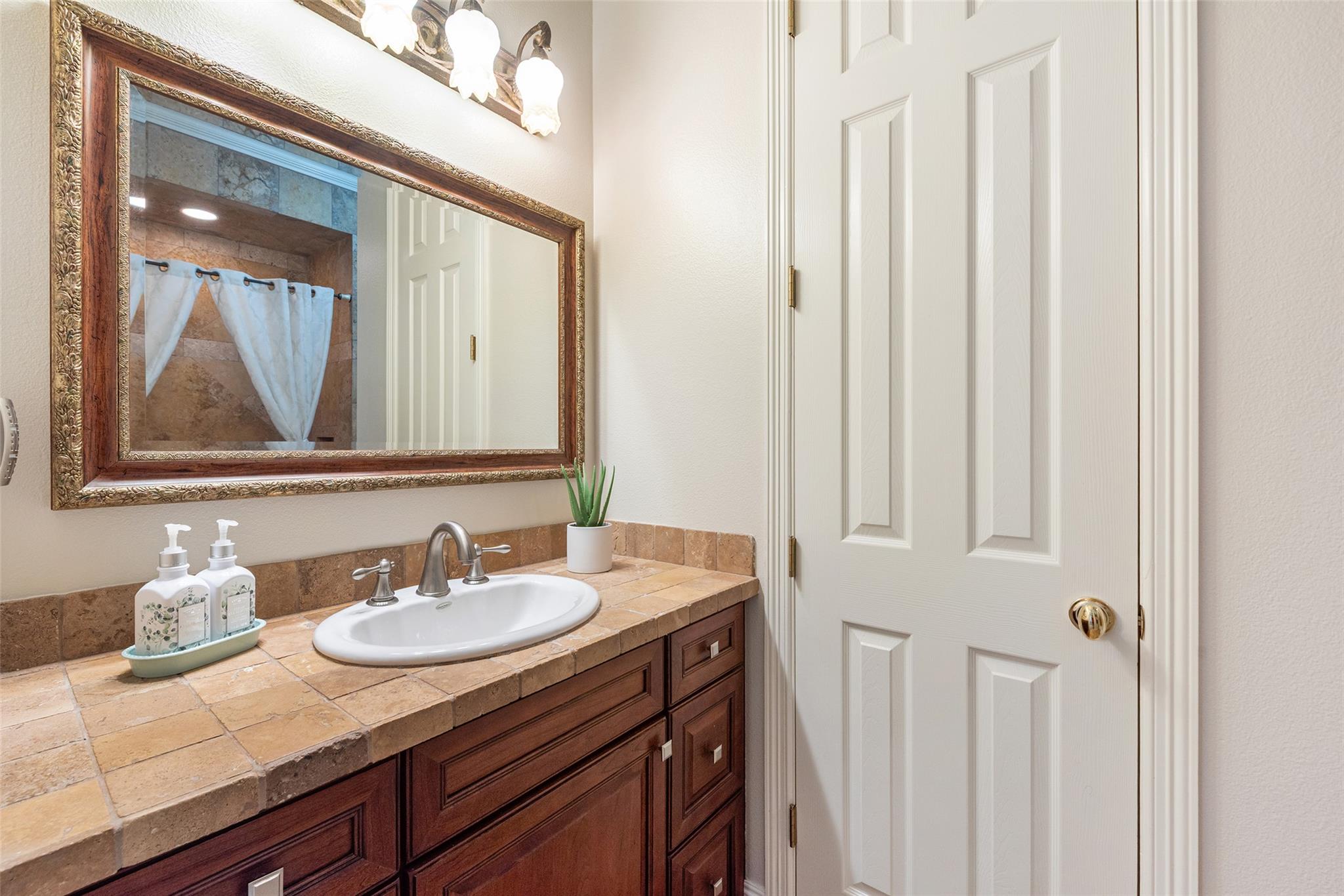 3211 Constitution Dr, Lago Vista, TX 78645