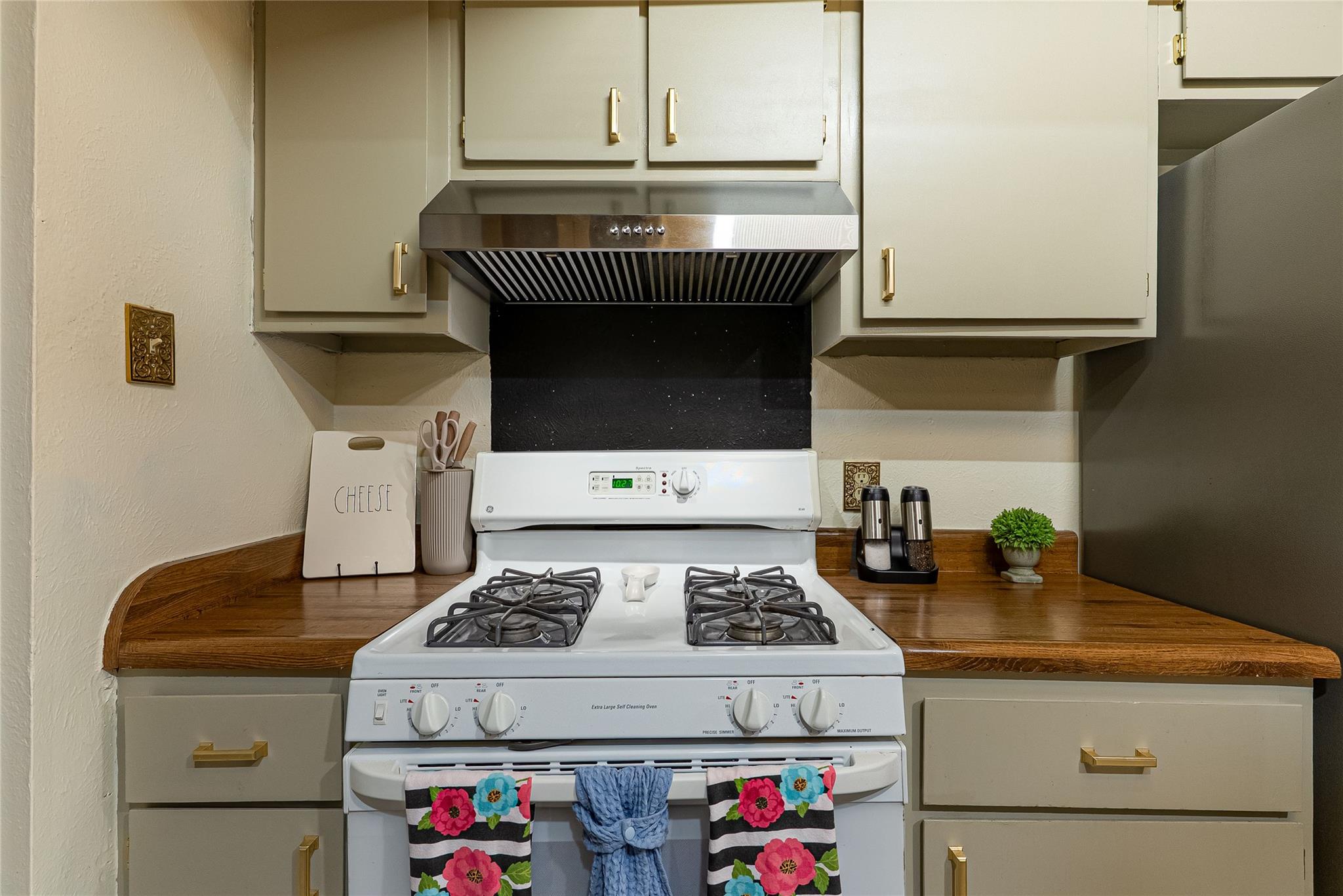 1904 Cameo Dr, Round Rock, TX 78664