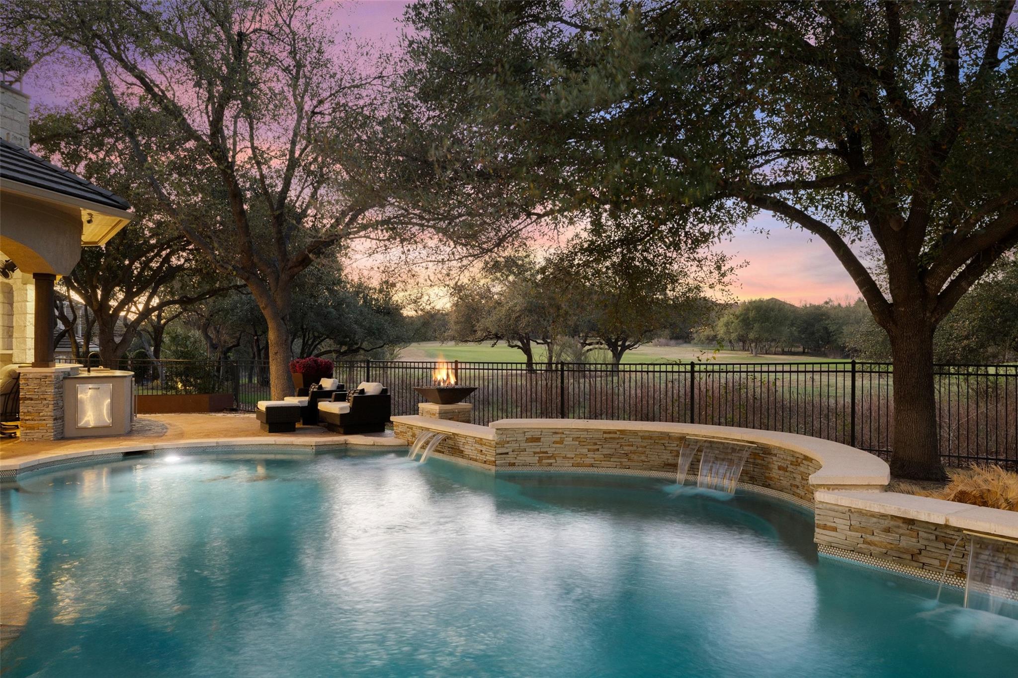 11700 EAGLES GLEN Dr, Austin, TX 78732