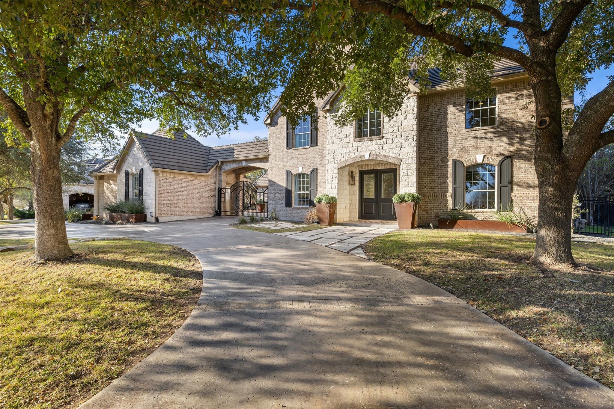 11700 EAGLES GLEN Dr, Austin, TX 78732