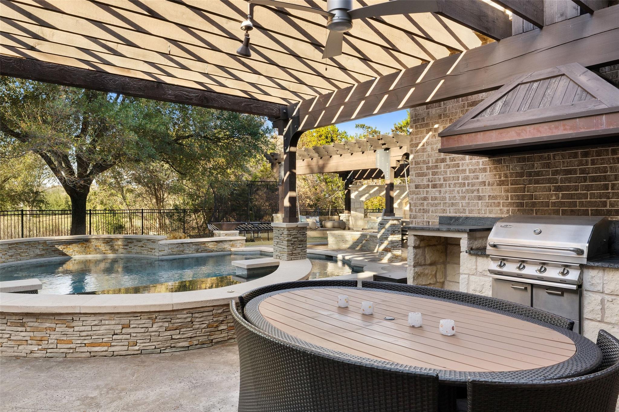 11700 EAGLES GLEN Dr, Austin, TX 78732