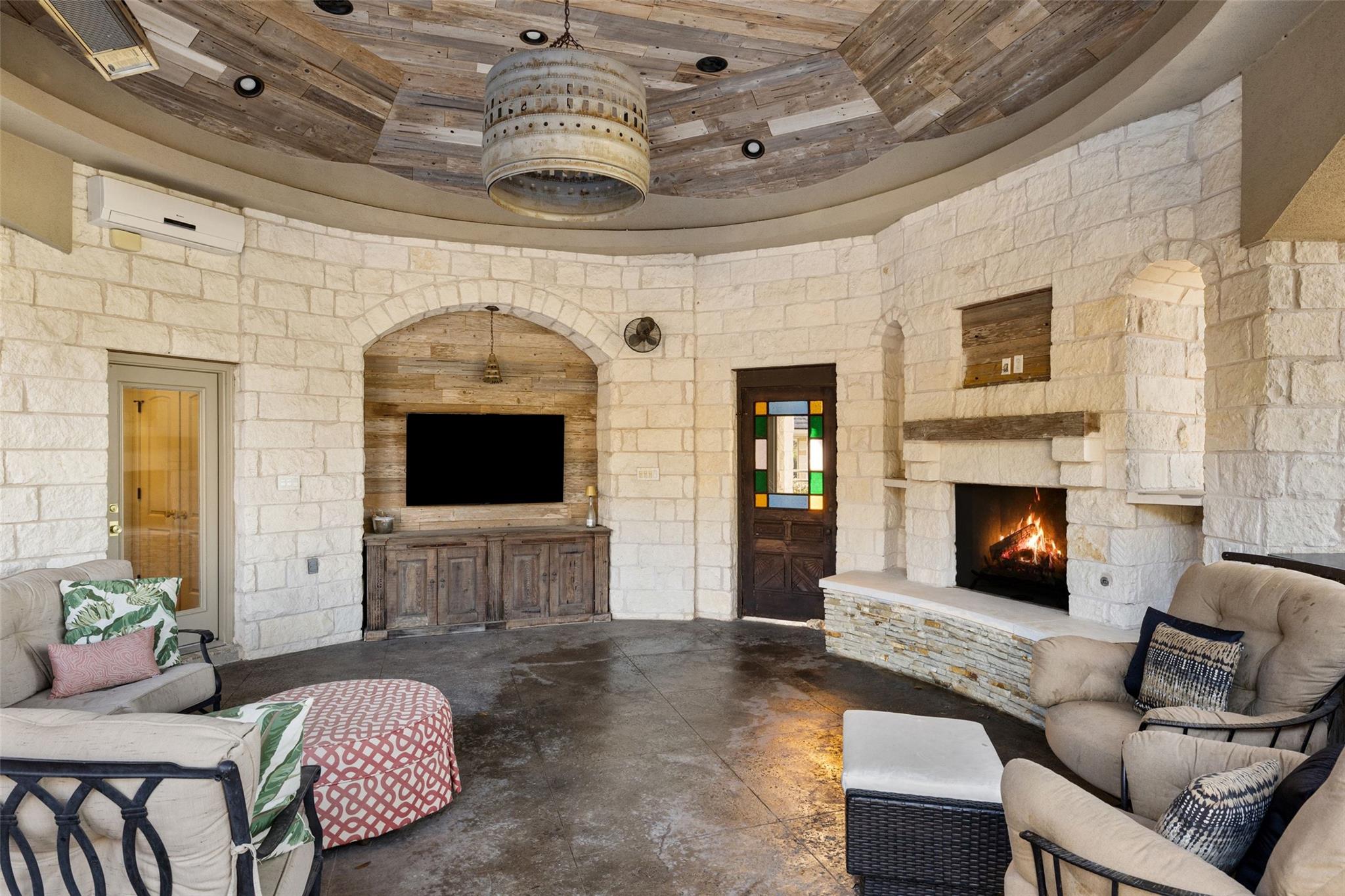 11700 EAGLES GLEN Dr, Austin, TX 78732