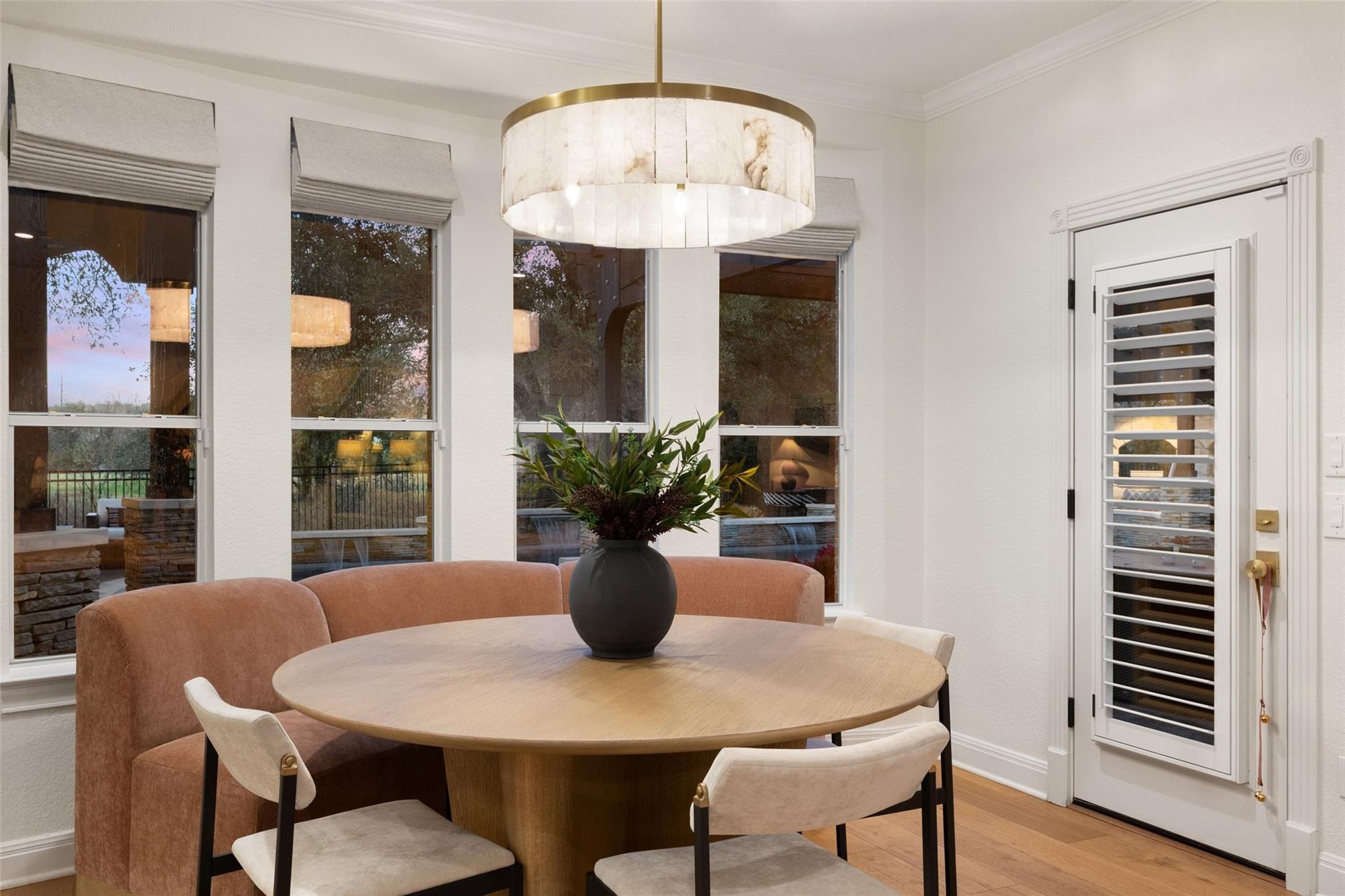 11700 EAGLES GLEN Dr, Austin, TX 78732