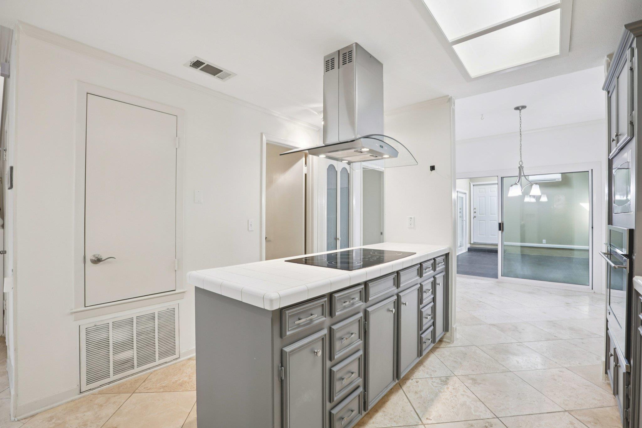 7216 Chimney Cors, Austin, TX 78731