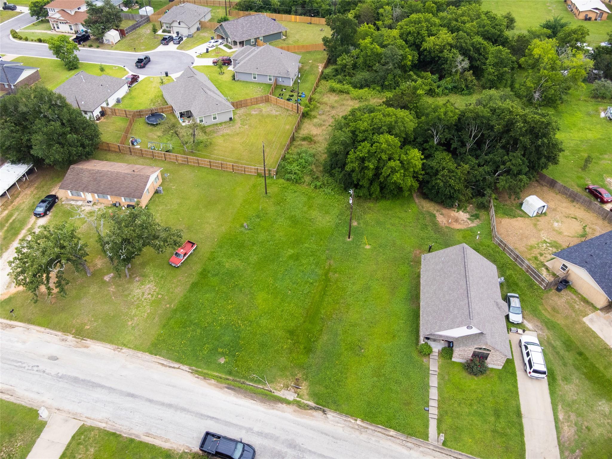 401 W Kleb St, Caldwell, TX 77836