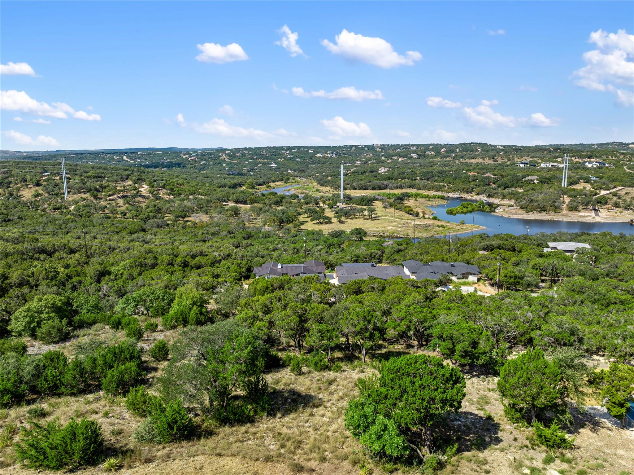 2804 Lakehurst Rd, Spicewood, TX 78669