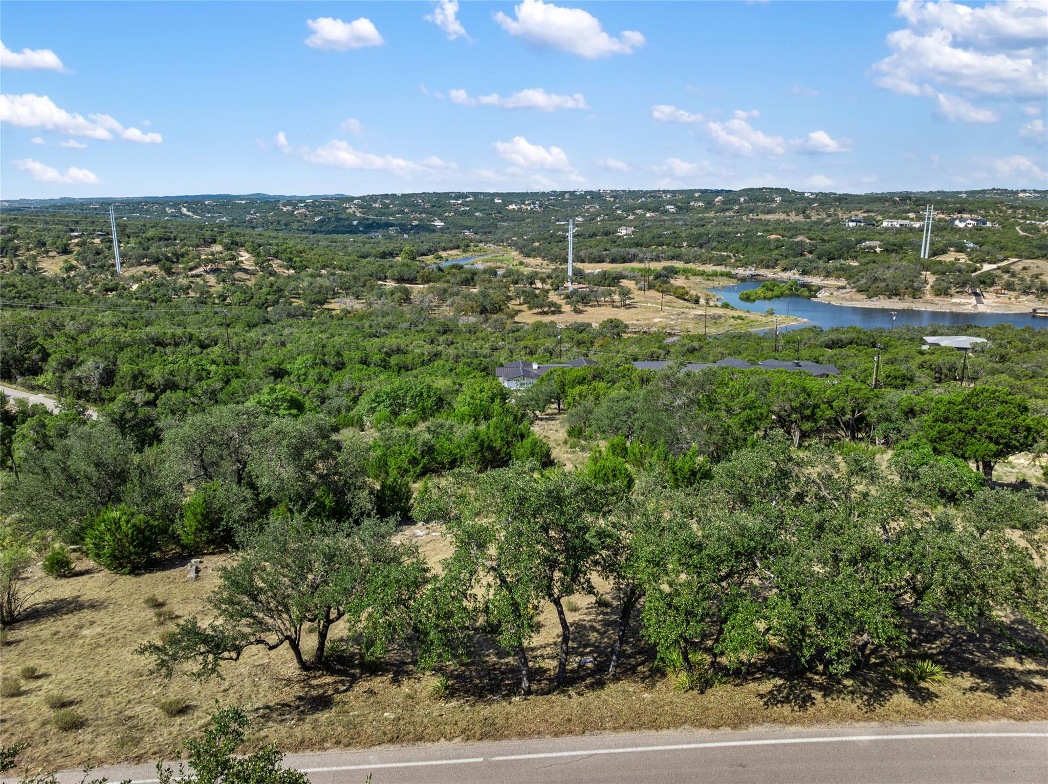 2804 Lakehurst Rd, Spicewood, TX 78669