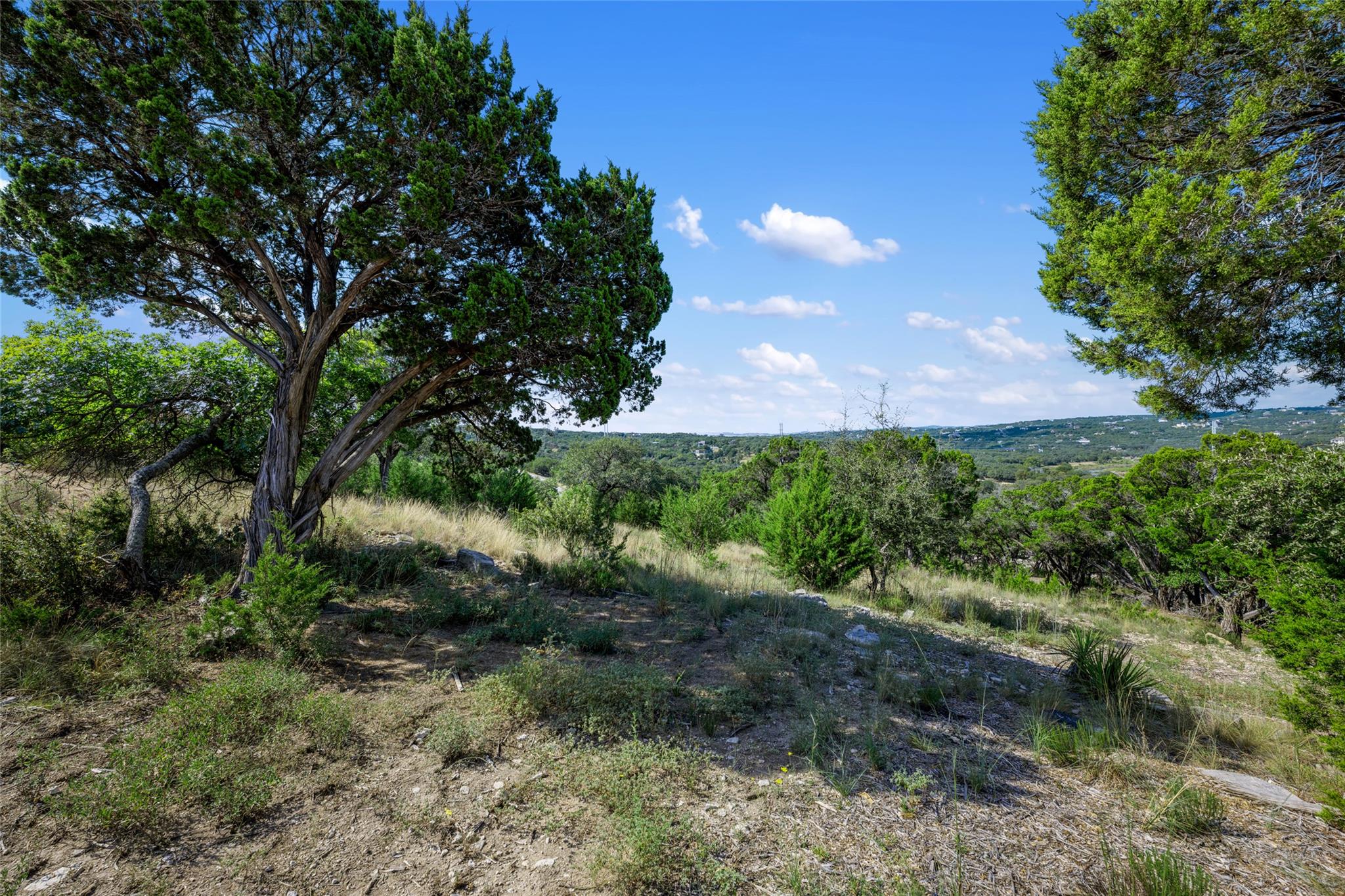 2804 Lakehurst Rd, Spicewood, TX 78669