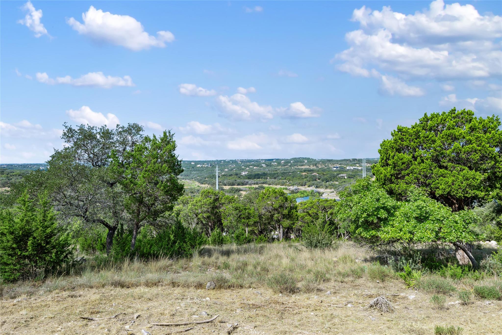 2804 Lakehurst Rd, Spicewood, TX 78669