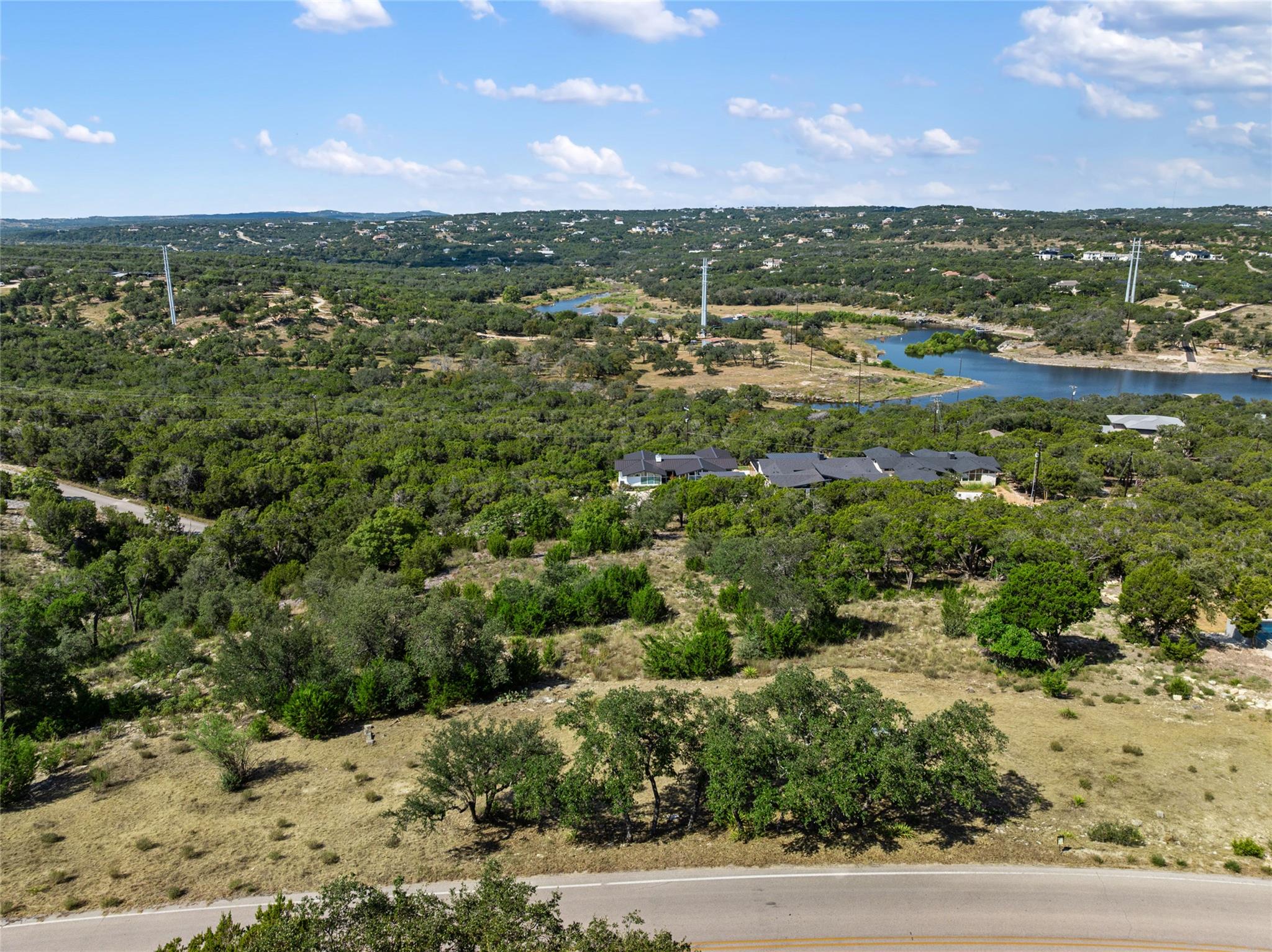 2804 Lakehurst Rd, Spicewood, TX 78669