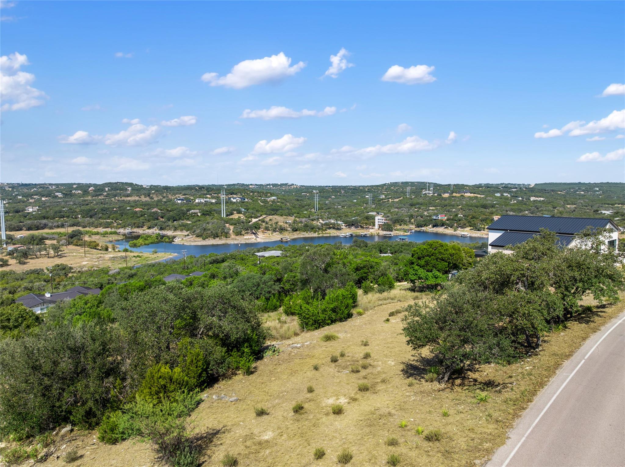 2804 Lakehurst Rd, Spicewood, TX 78669